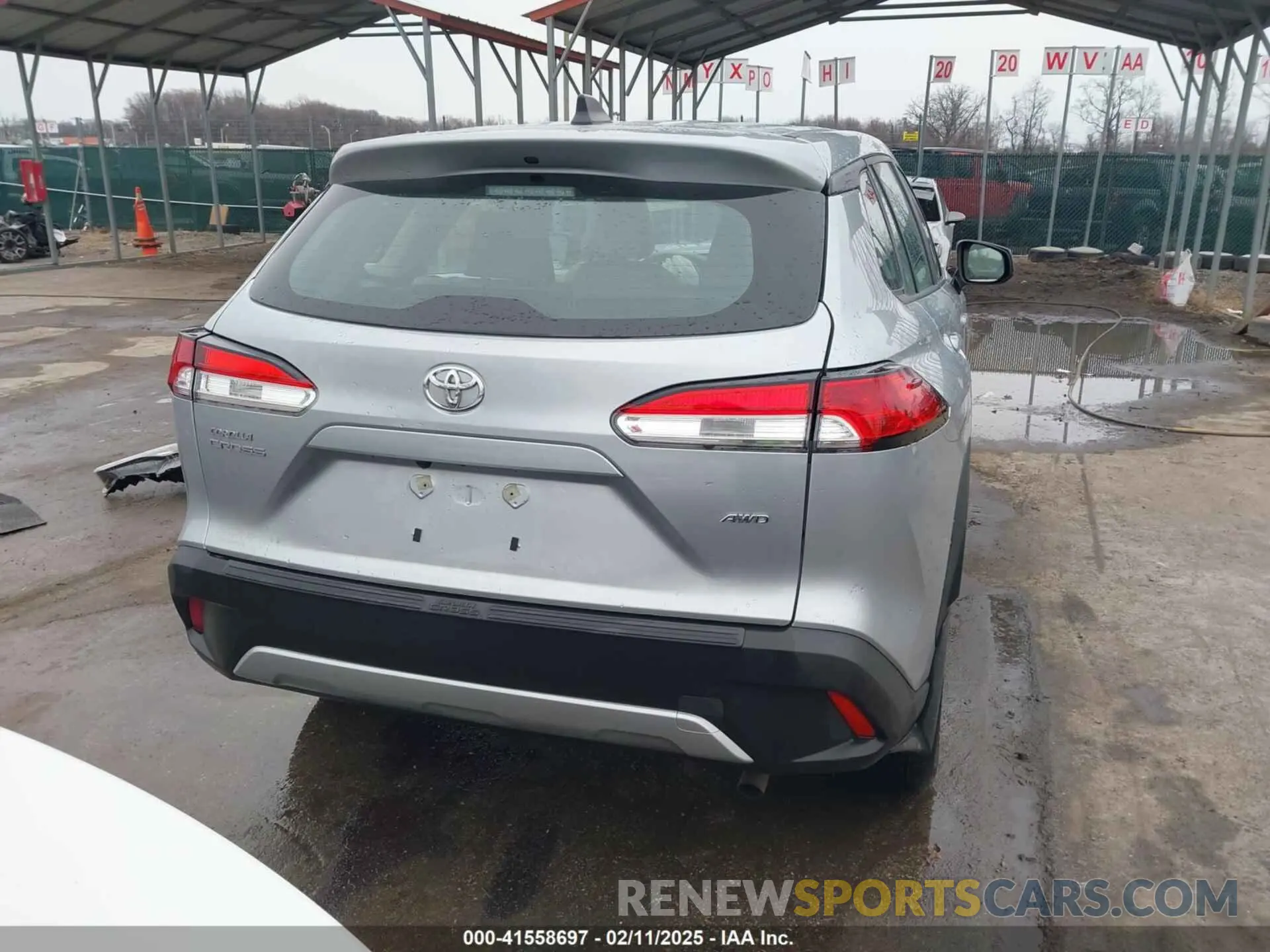 17 fotografías del automóvil dañado 7MUAAABGXRV107574 TOYOTA COROLLA CROSS 2024