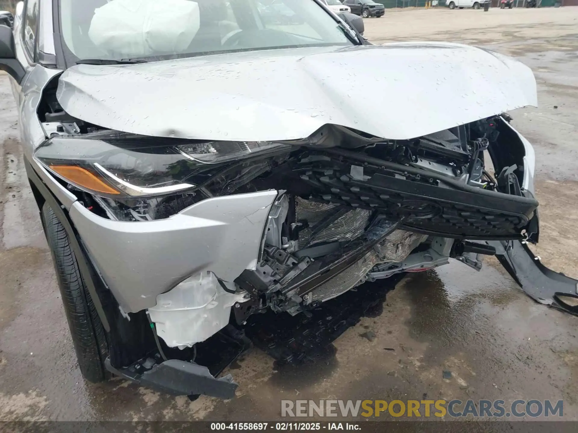 18 fotografías del automóvil dañado 7MUAAABGXRV107574 TOYOTA COROLLA CROSS 2024