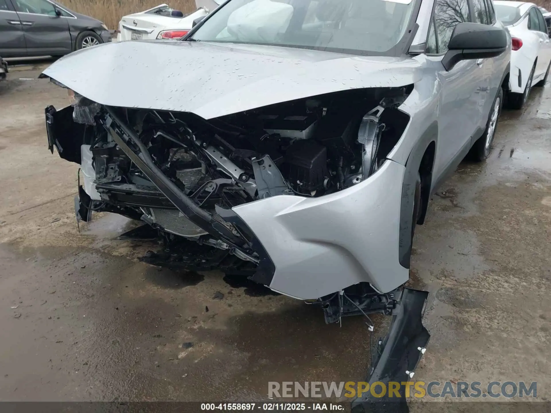 6 fotografías del automóvil dañado 7MUAAABGXRV107574 TOYOTA COROLLA CROSS 2024