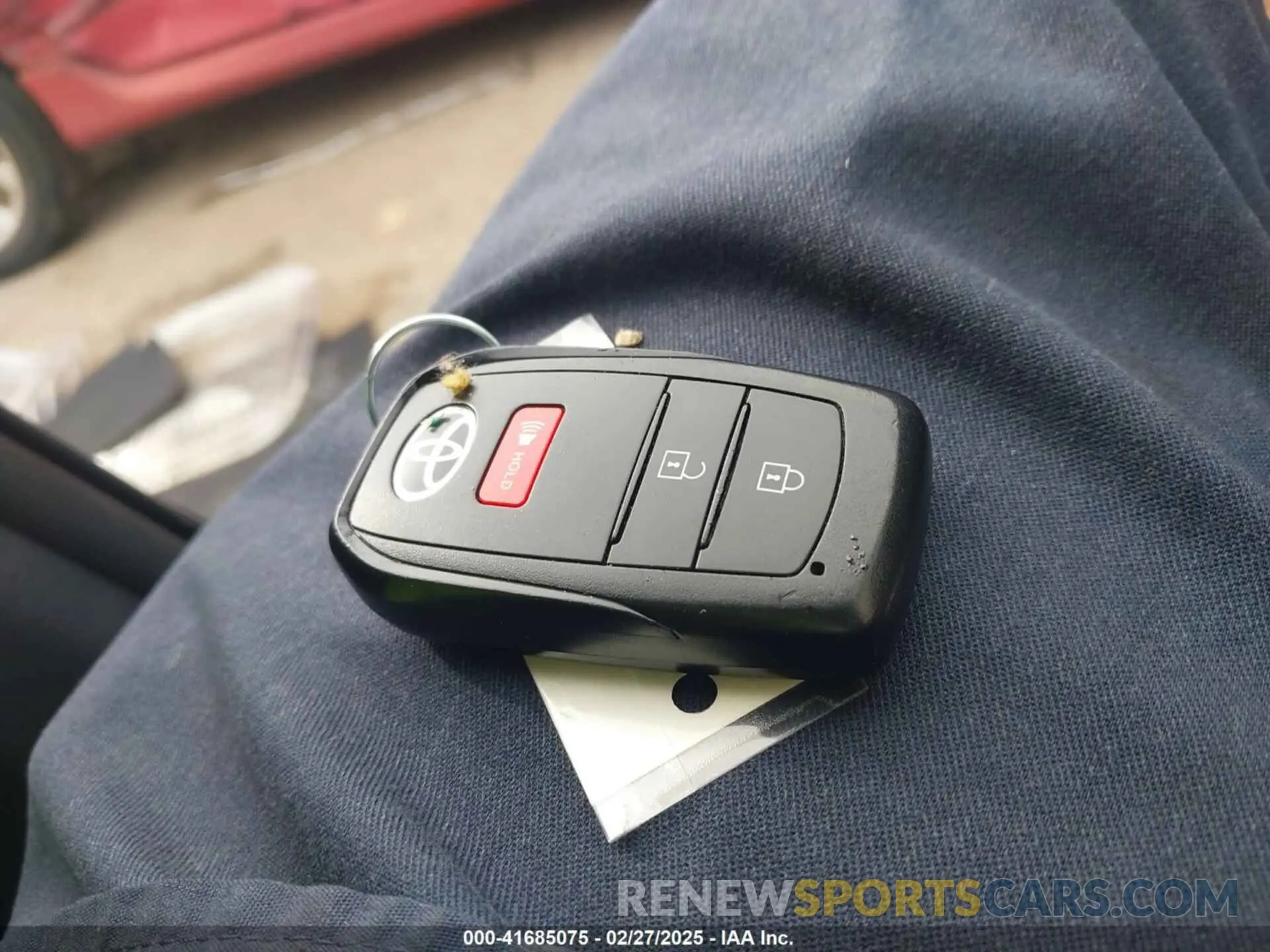 11 fotografías del automóvil dañado 7MUBAAAG6RV084042 TOYOTA COROLLA CROSS 2024