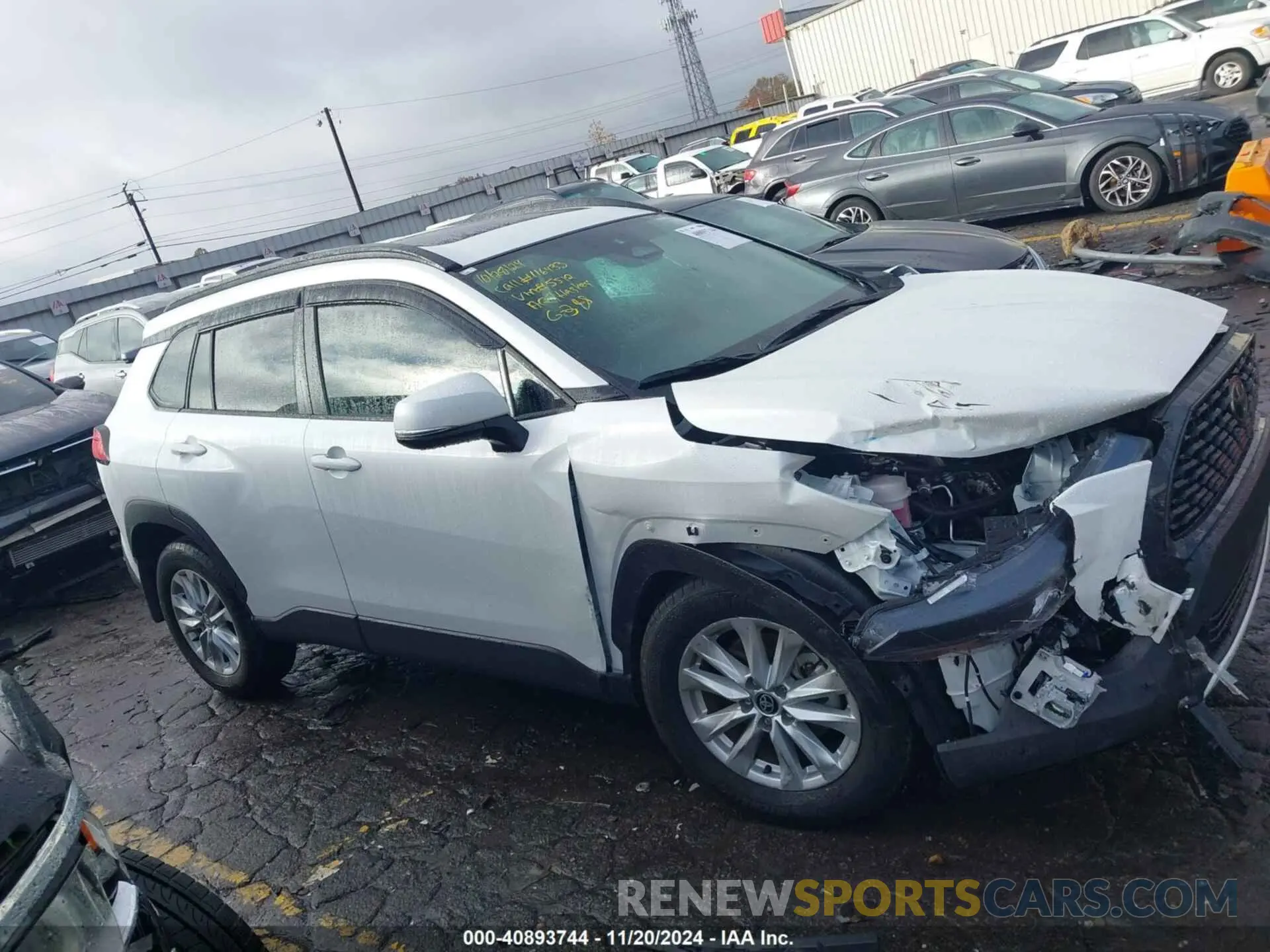 13 fotografías del automóvil dañado 7MUBAABG2RV085512 TOYOTA COROLLA CROSS 2024