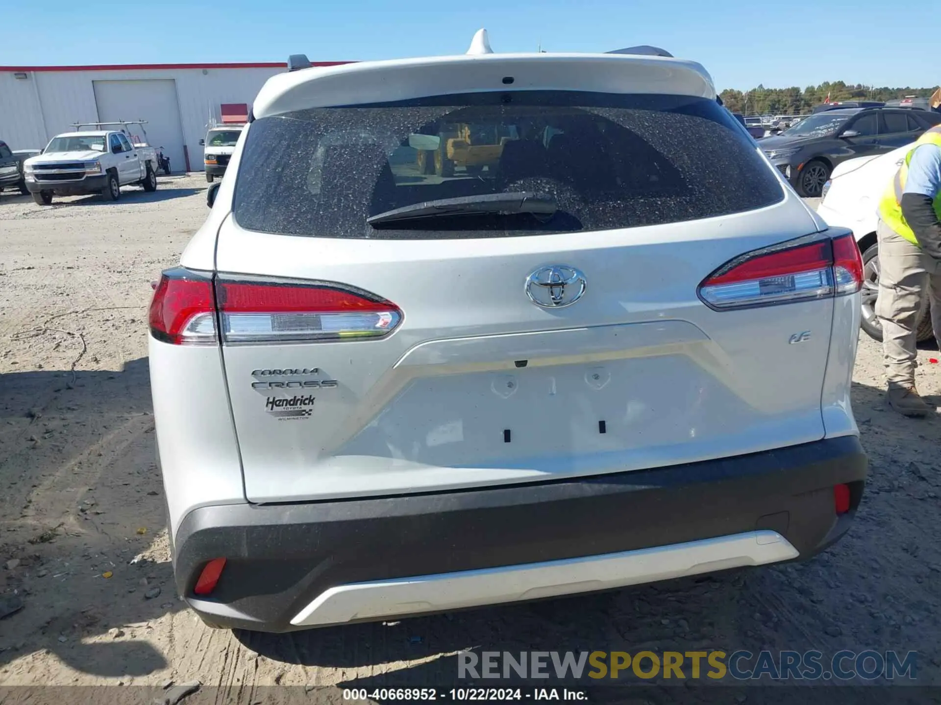 16 fotografías del automóvil dañado 7MUCAAAG2RV107241 TOYOTA COROLLA CROSS 2024
