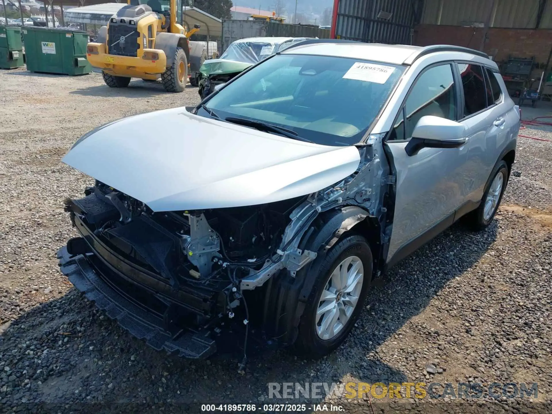 2 fotografías del automóvil dañado 7MUCAAAG9RV086257 TOYOTA COROLLA CROSS 2024