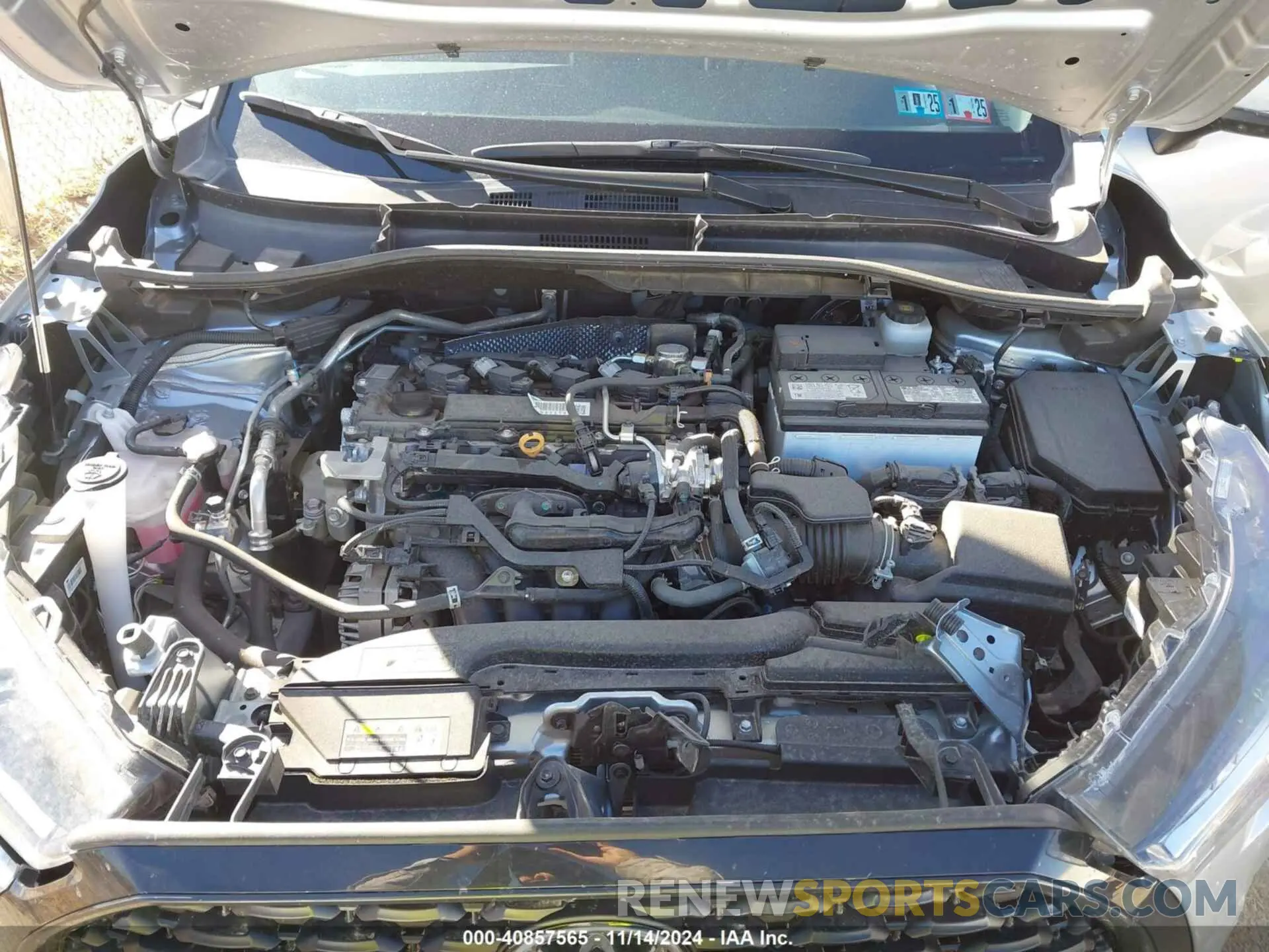 10 fotografías del automóvil dañado 7MUCAAAGXRV078300 TOYOTA COROLLA CROSS 2024