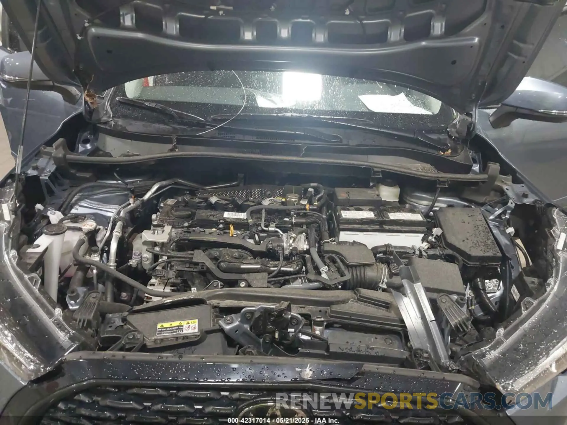10 fotografías del automóvil dañado 7MUCAABG2RV106914 TOYOTA COROLLA CROSS 2024