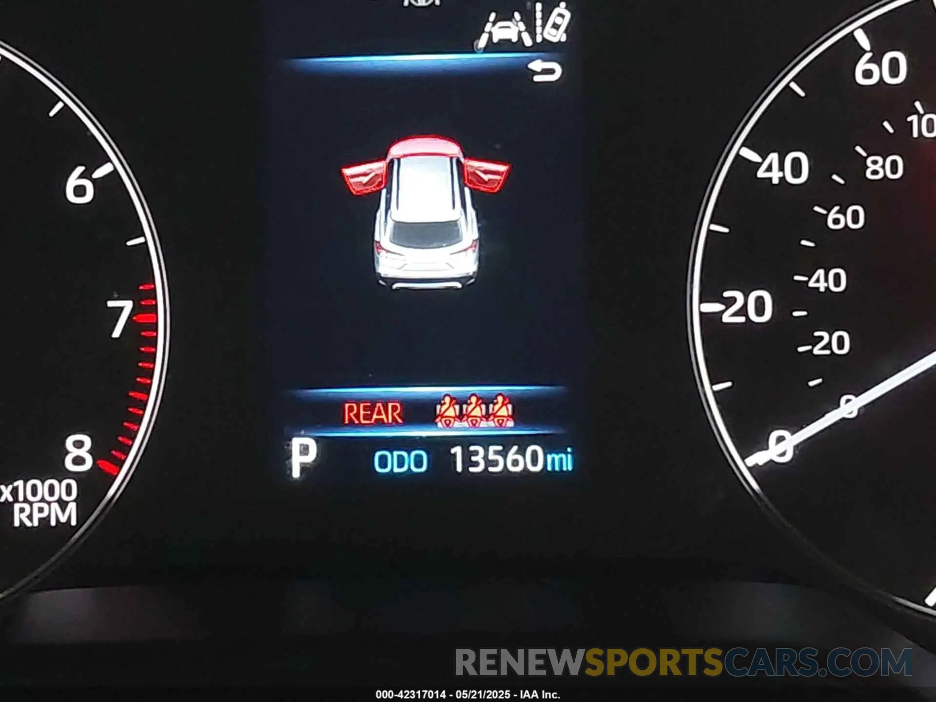 15 fotografías del automóvil dañado 7MUCAABG2RV106914 TOYOTA COROLLA CROSS 2024