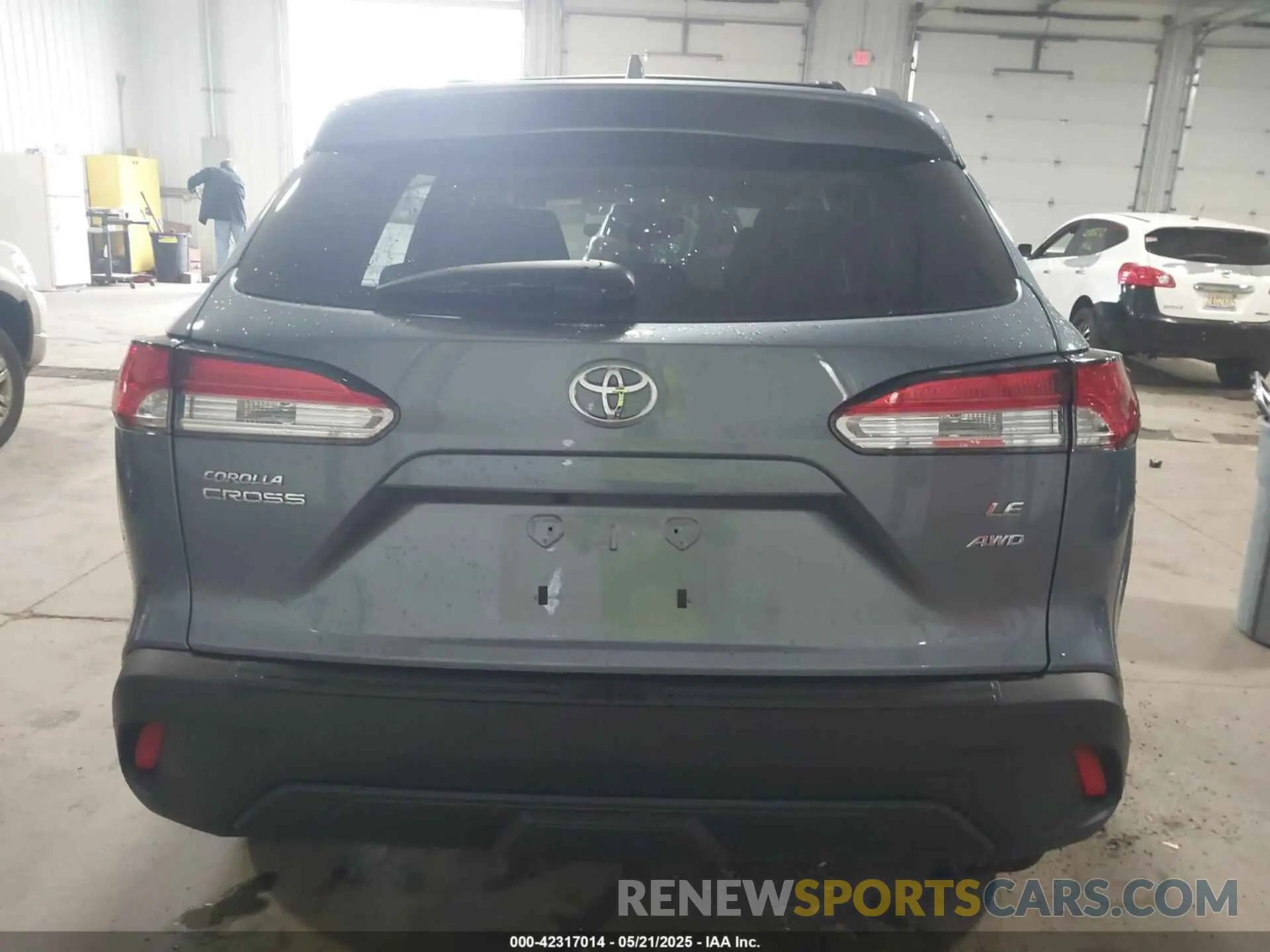 16 fotografías del automóvil dañado 7MUCAABG2RV106914 TOYOTA COROLLA CROSS 2024