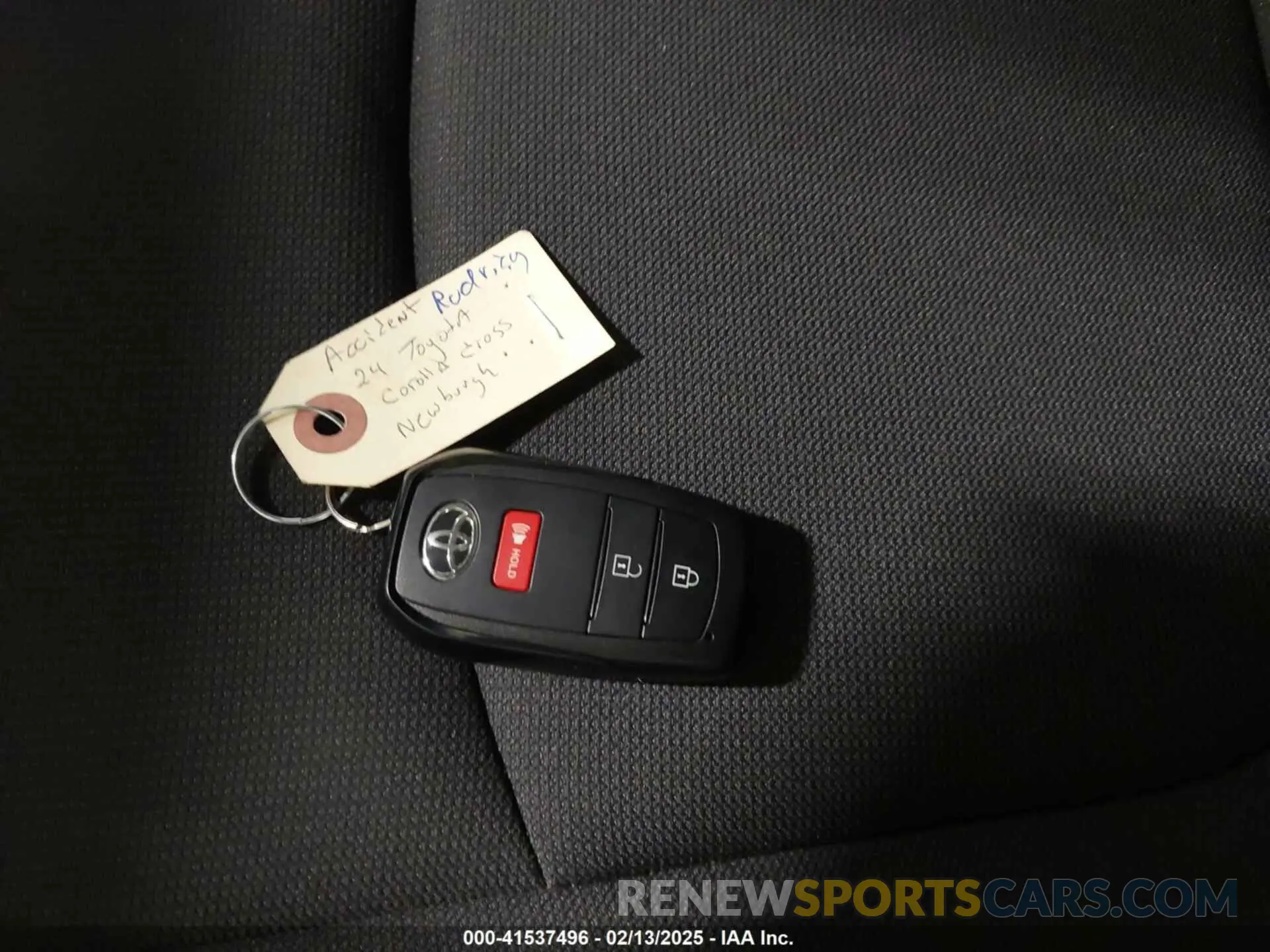 11 fotografías del automóvil dañado 7MUCAABG7RV091021 TOYOTA COROLLA CROSS 2024