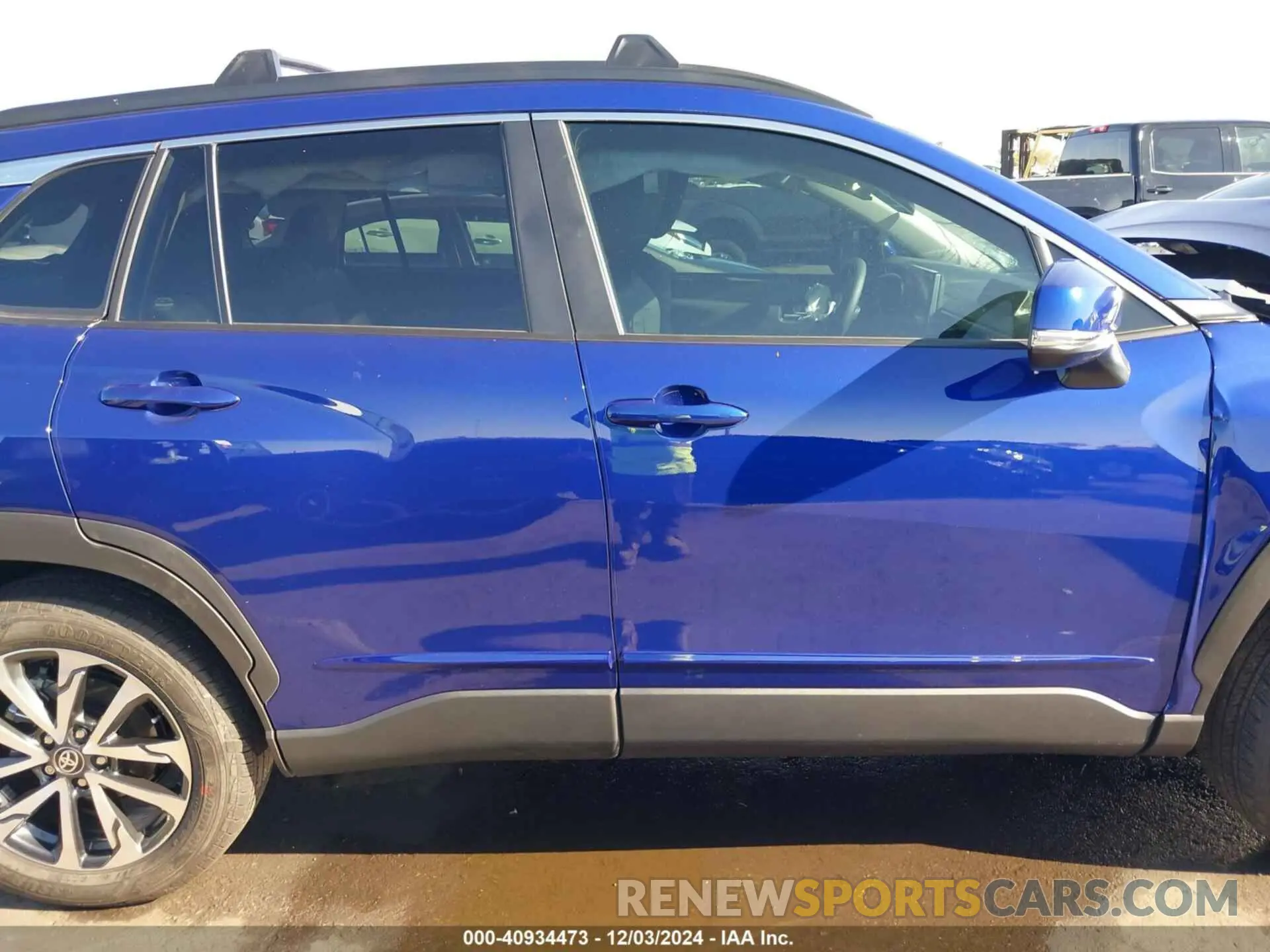 12 fotografías del automóvil dañado 7MUDAAAG3RV106099 TOYOTA COROLLA CROSS 2024