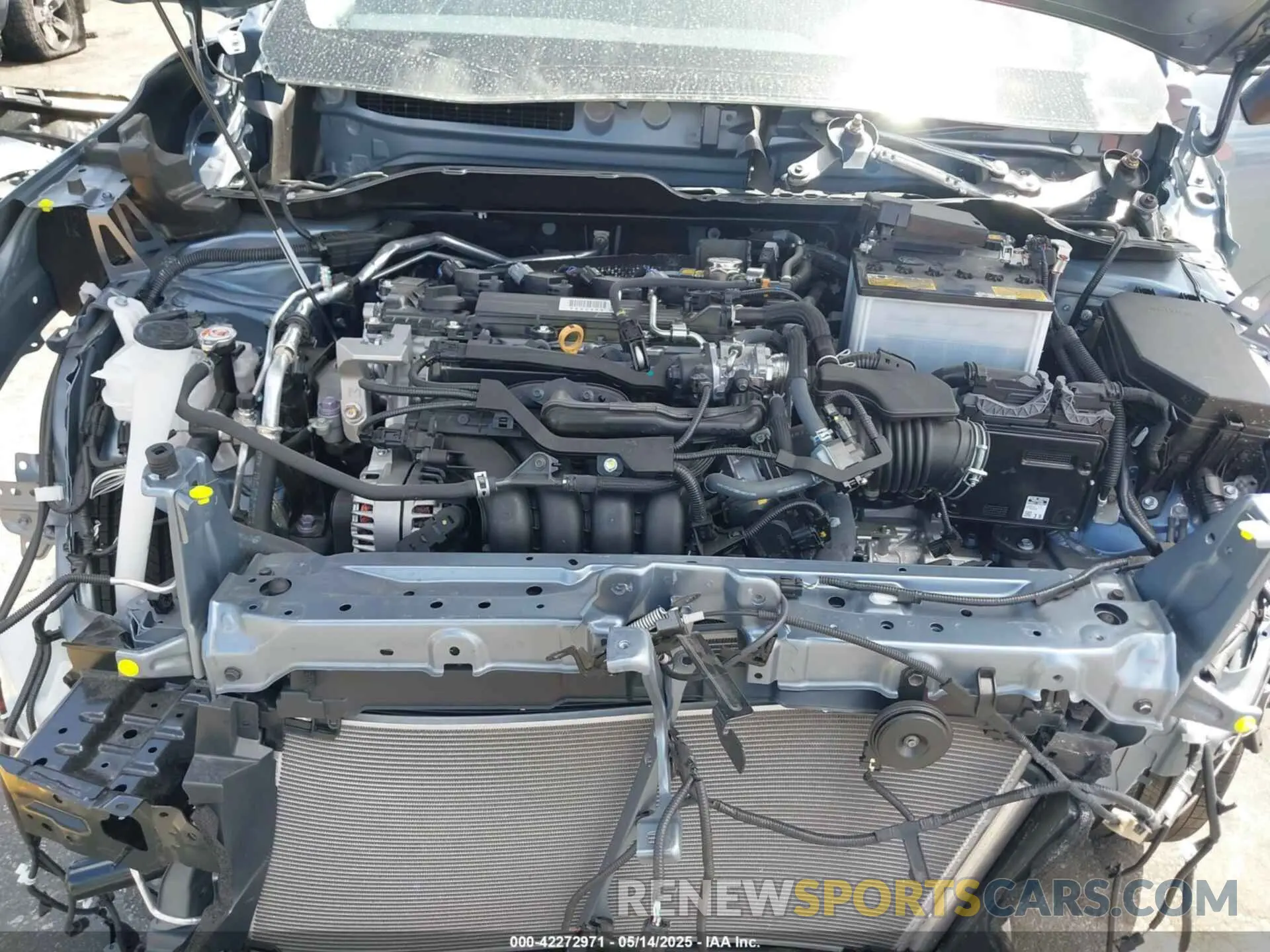 10 fotografías del automóvil dañado 7MUDAAAG4RV112364 TOYOTA COROLLA CROSS 2024