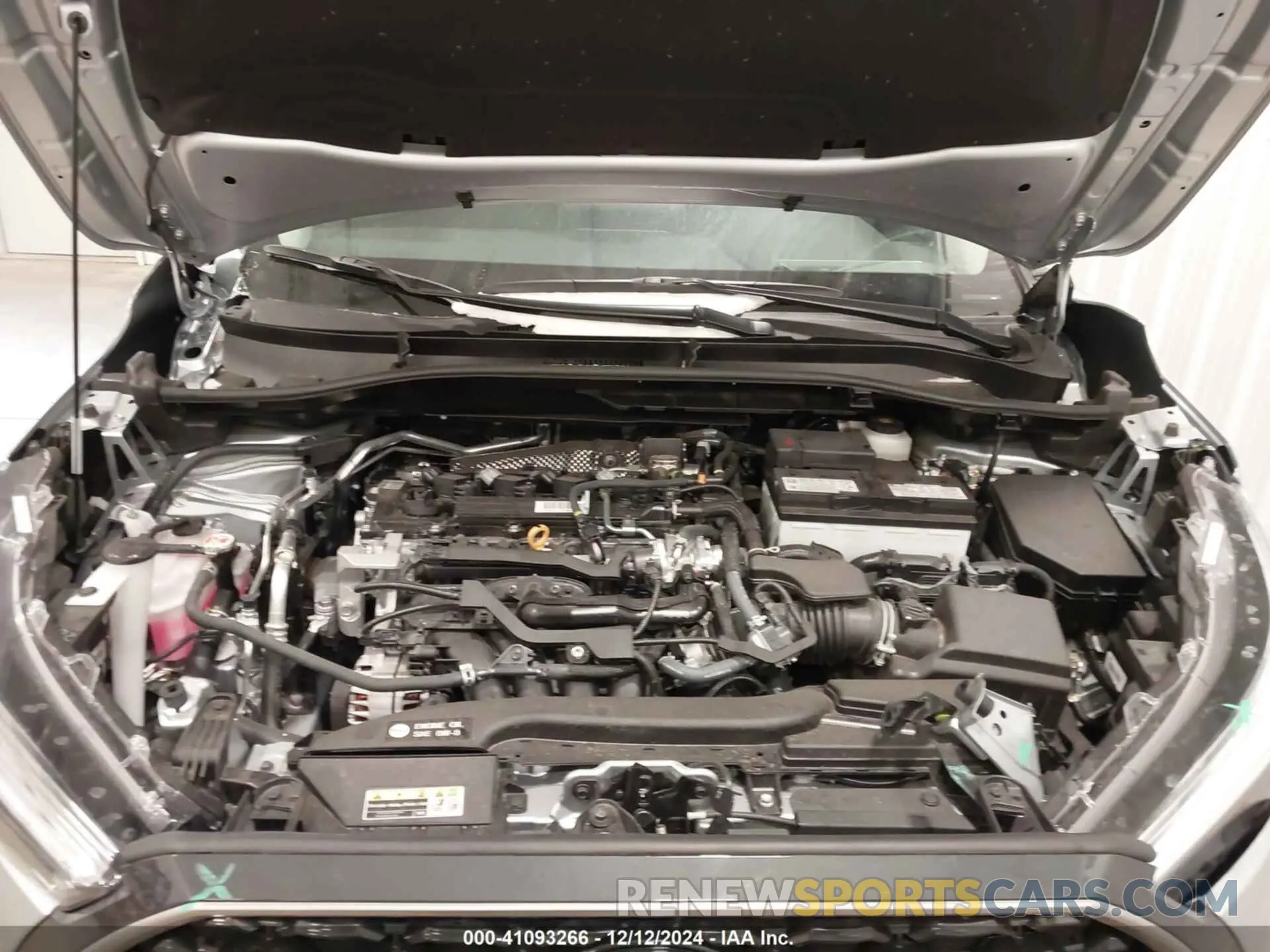 10 fotografías del automóvil dañado 7MUDAABG1RV107086 TOYOTA COROLLA CROSS 2024