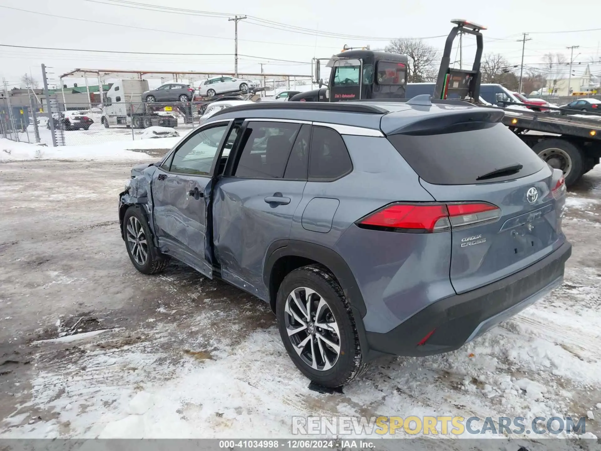 3 fotografías del automóvil dañado 7MUDAABG2RV111647 TOYOTA COROLLA CROSS 2024