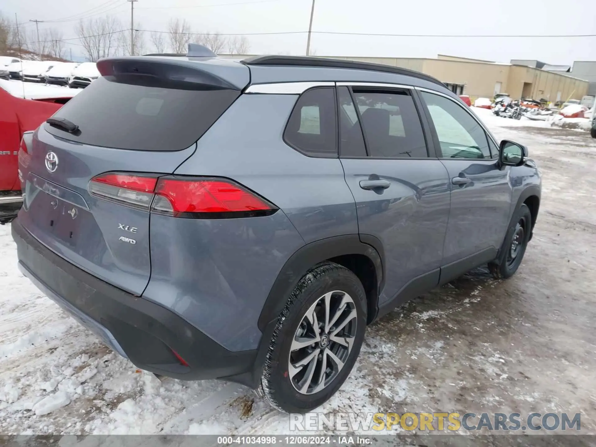 4 fotografías del automóvil dañado 7MUDAABG2RV111647 TOYOTA COROLLA CROSS 2024