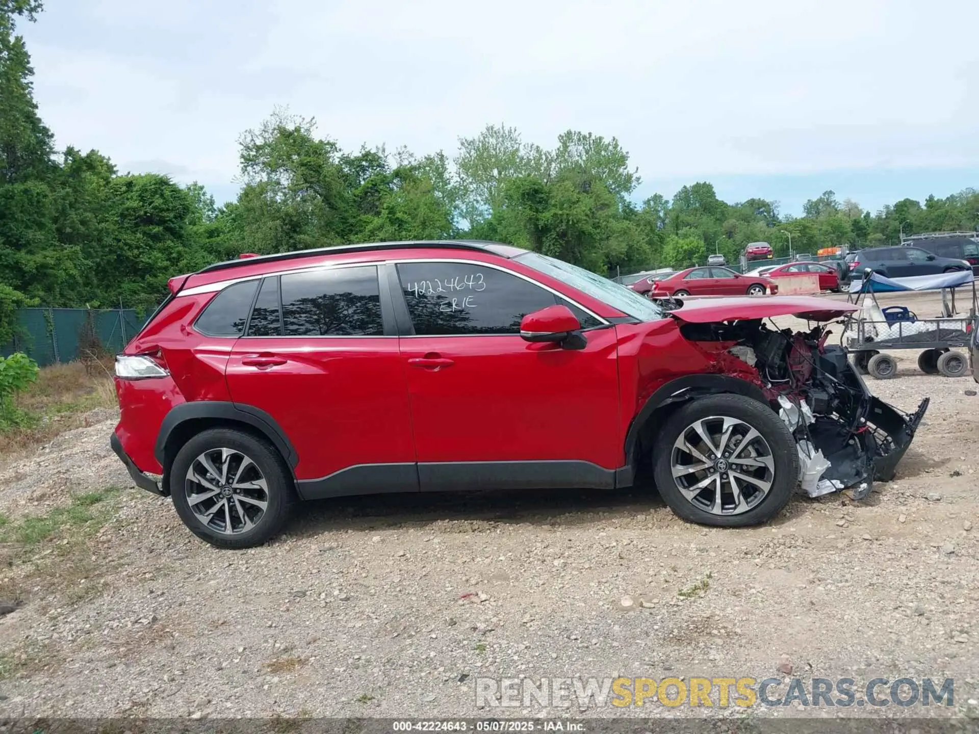 13 fotografías del automóvil dañado 7MUDAABG4RV119507 TOYOTA COROLLA CROSS 2024