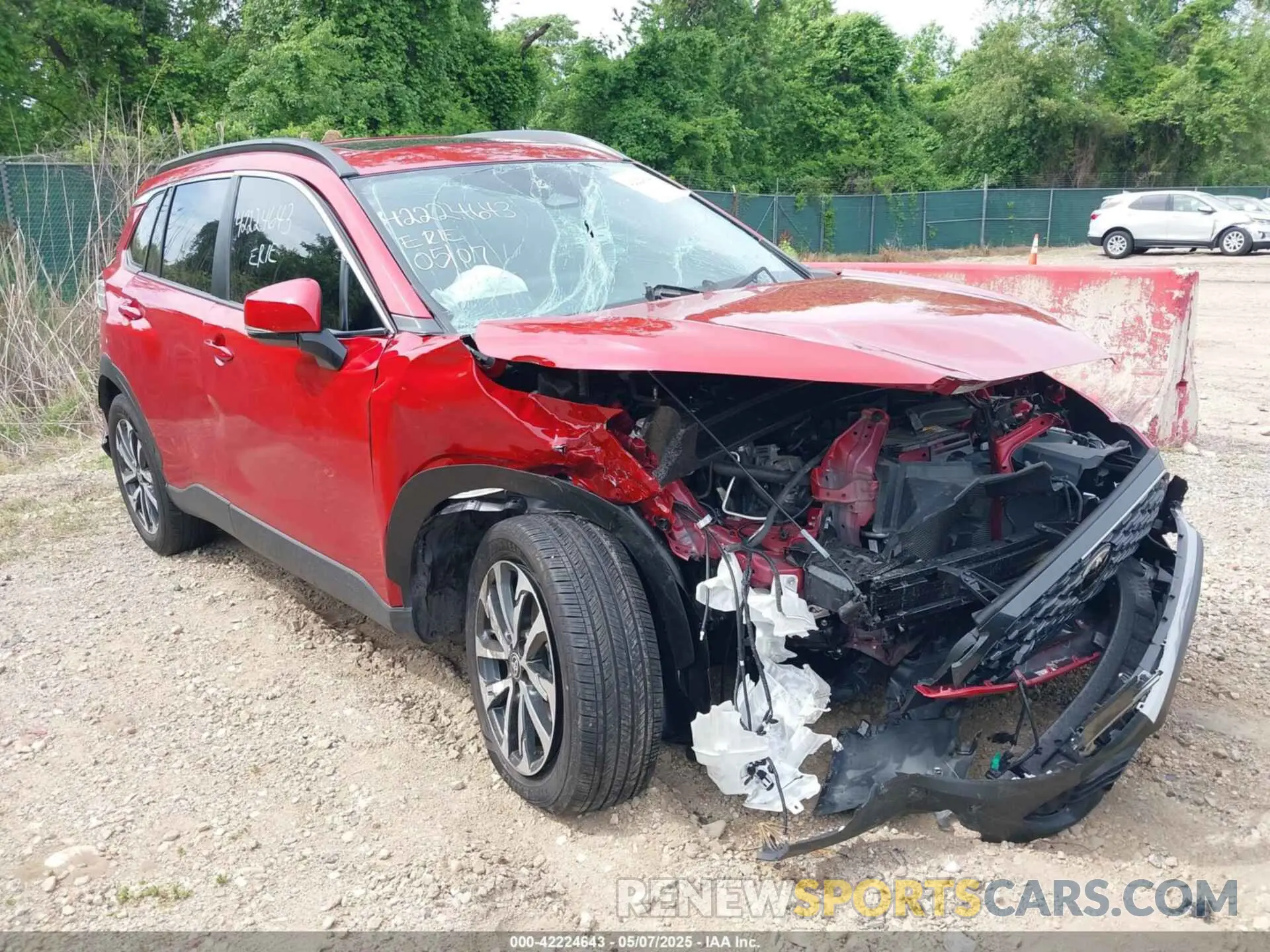 17 fotografías del automóvil dañado 7MUDAABG4RV119507 TOYOTA COROLLA CROSS 2024