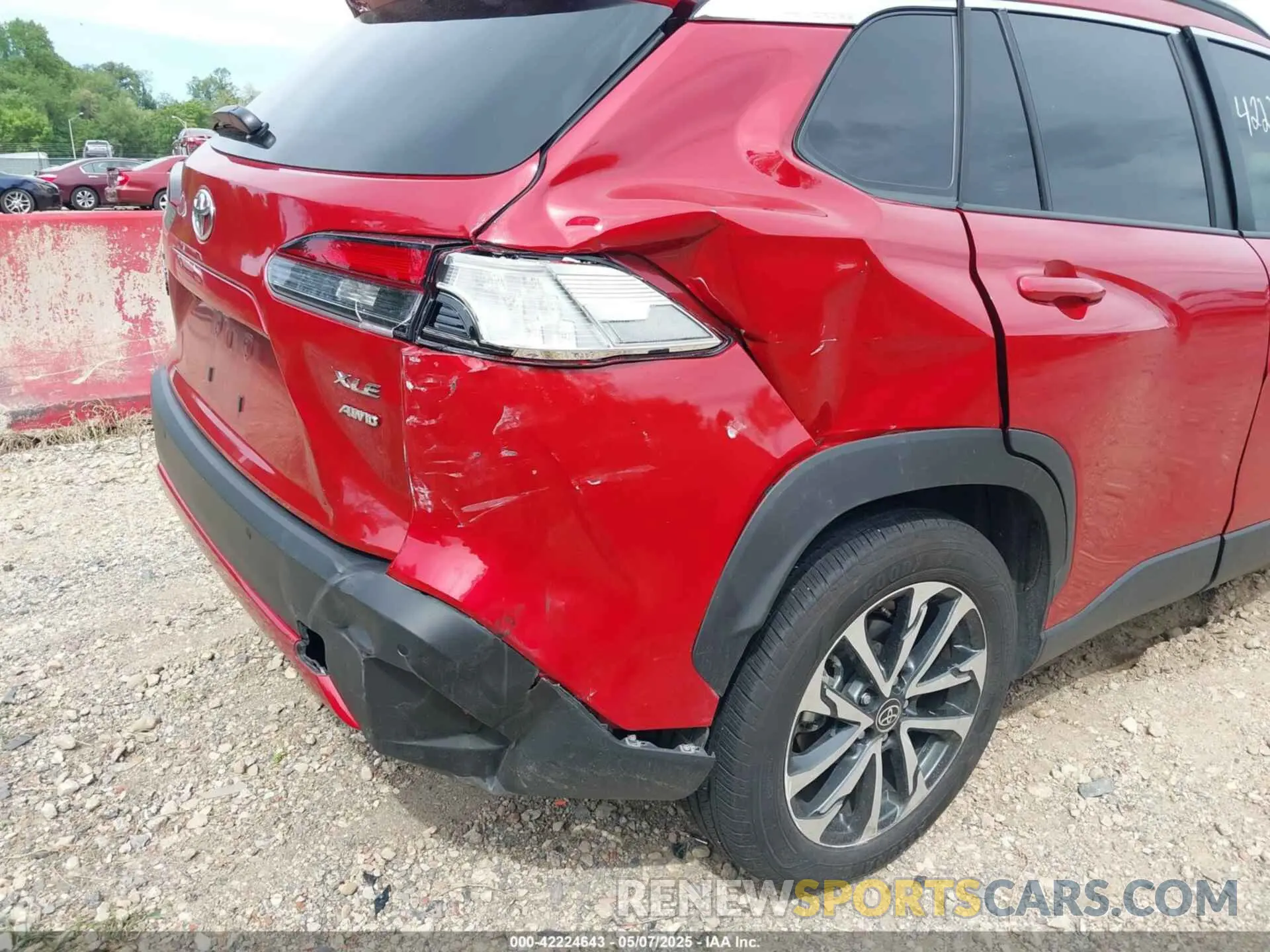 18 fotografías del automóvil dañado 7MUDAABG4RV119507 TOYOTA COROLLA CROSS 2024