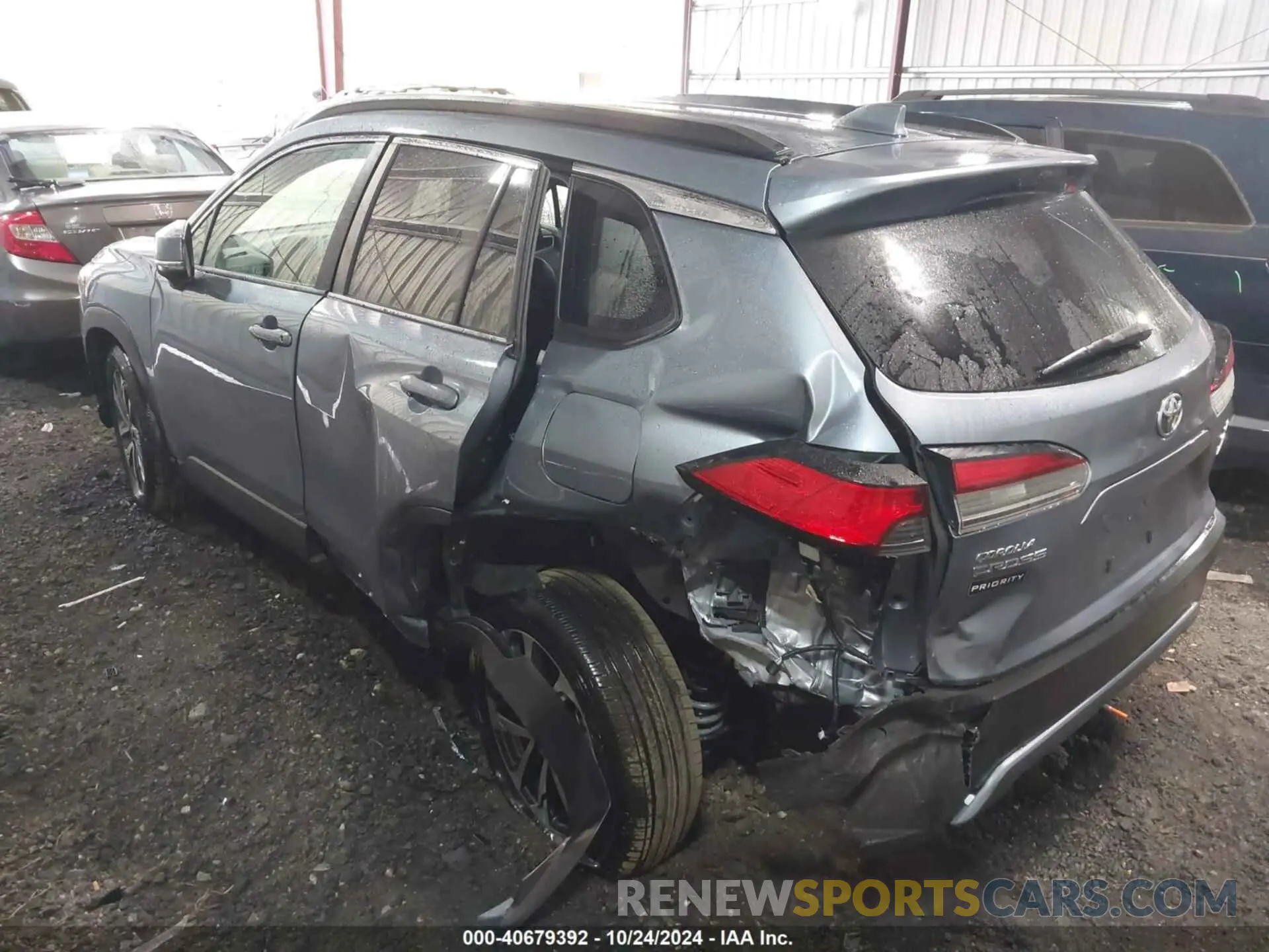 3 fotografías del automóvil dañado 7MUDAABG6RV097669 TOYOTA COROLLA CROSS 2024