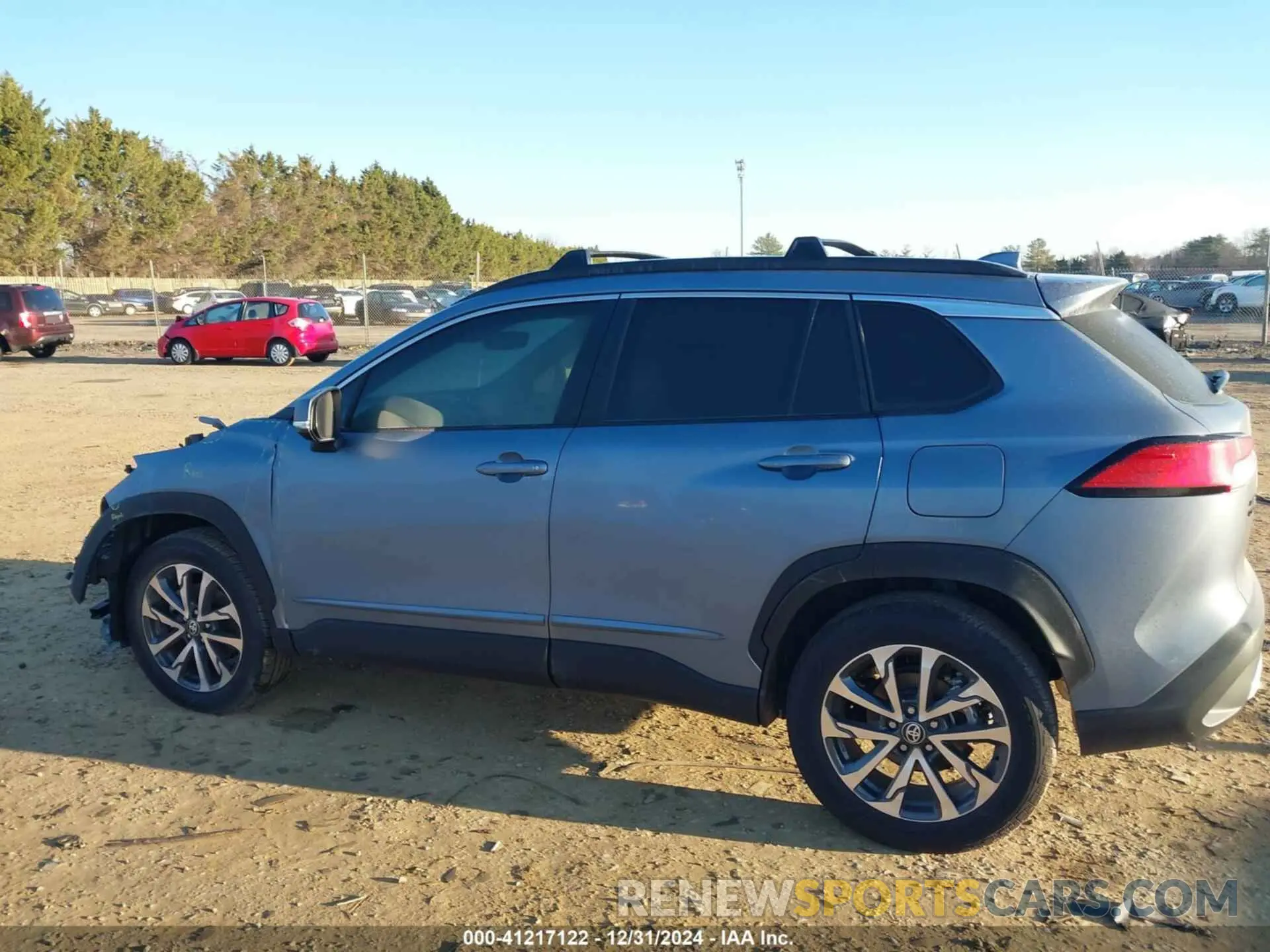 15 fotografías del automóvil dañado 7MUDAABG7RV095221 TOYOTA COROLLA CROSS 2024