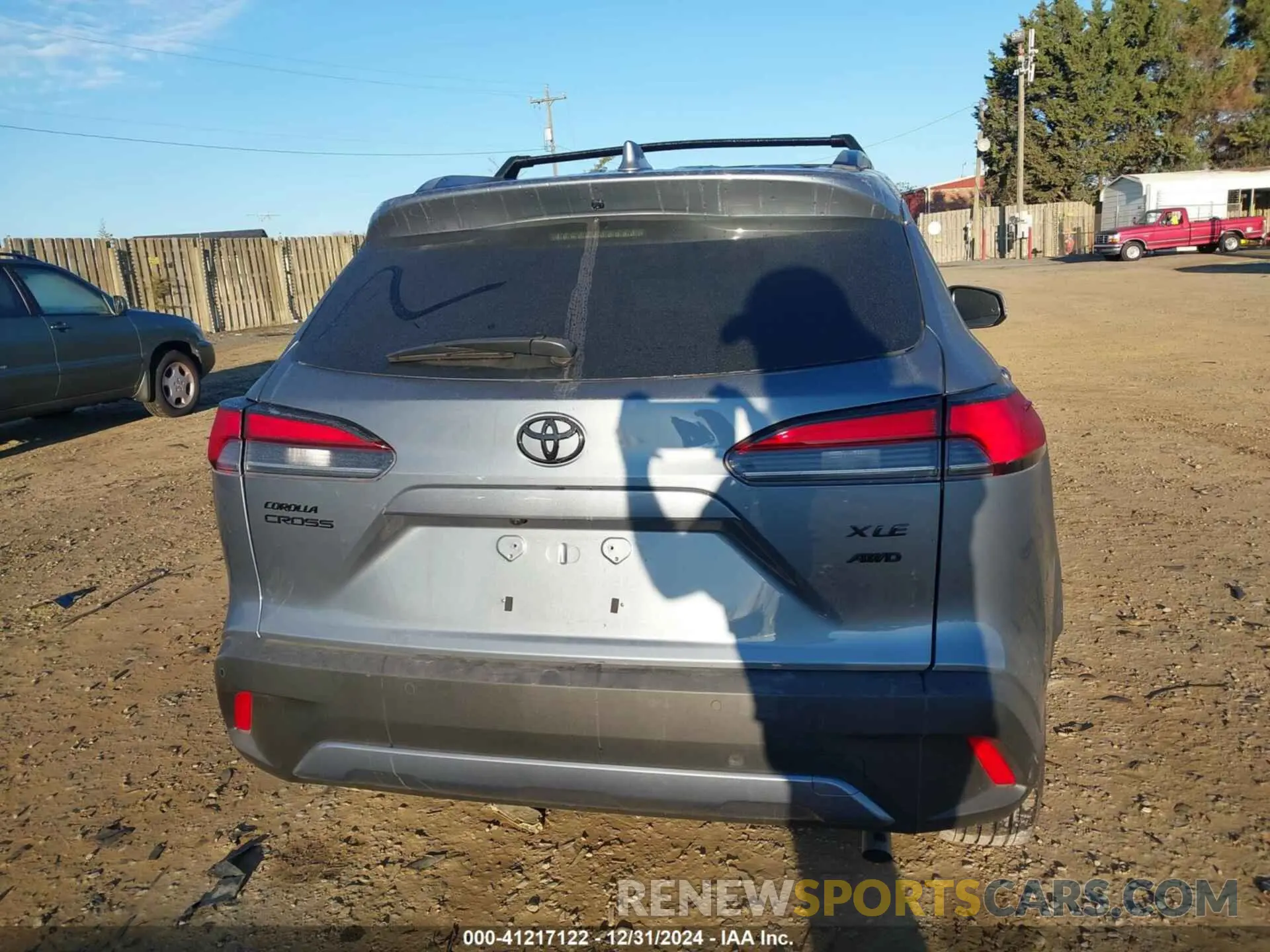17 fotografías del automóvil dañado 7MUDAABG7RV095221 TOYOTA COROLLA CROSS 2024