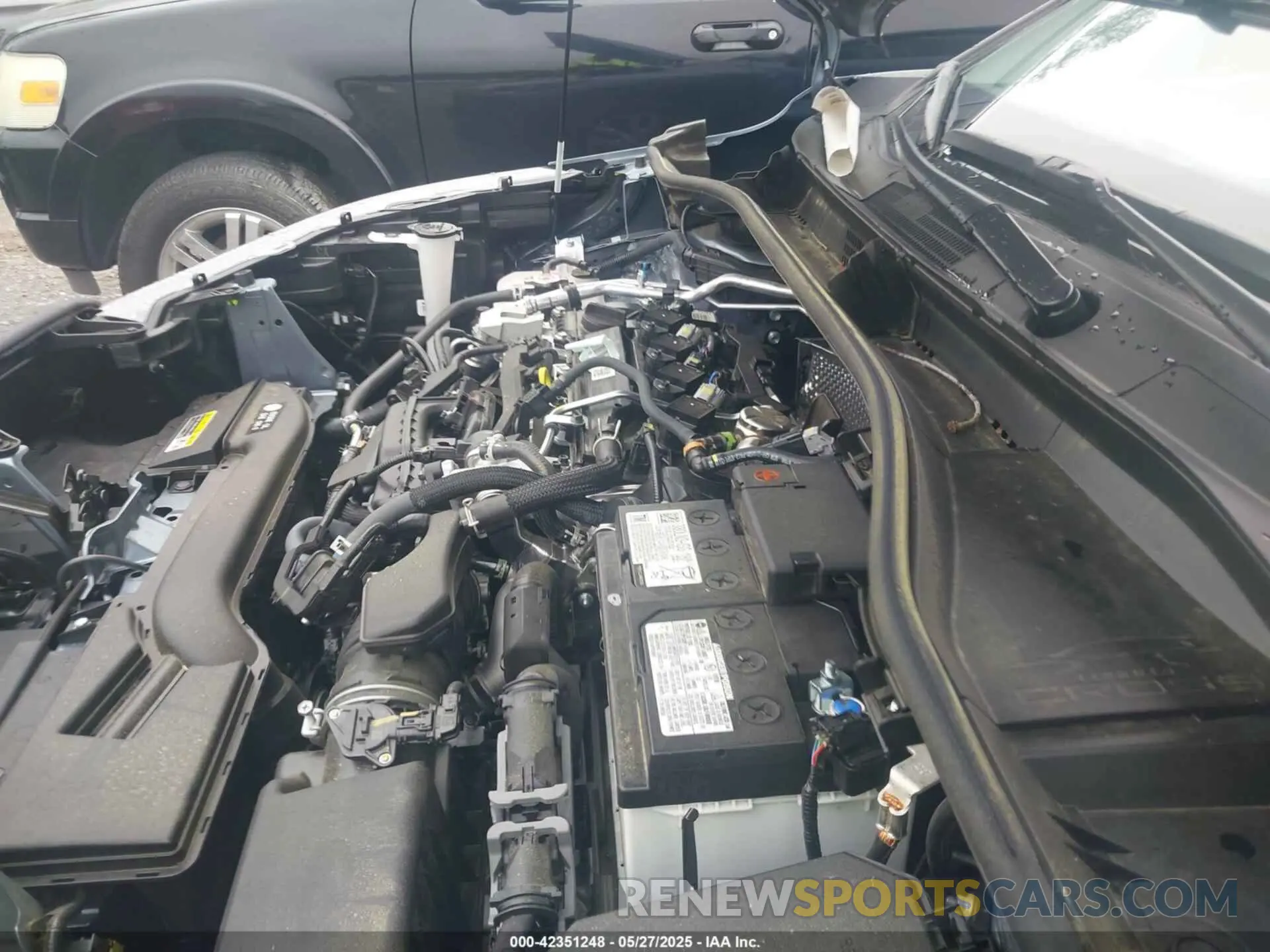 10 fotografías del automóvil dañado 7MUAAAAGXSV126472 TOYOTA COROLLA CROSS 2025