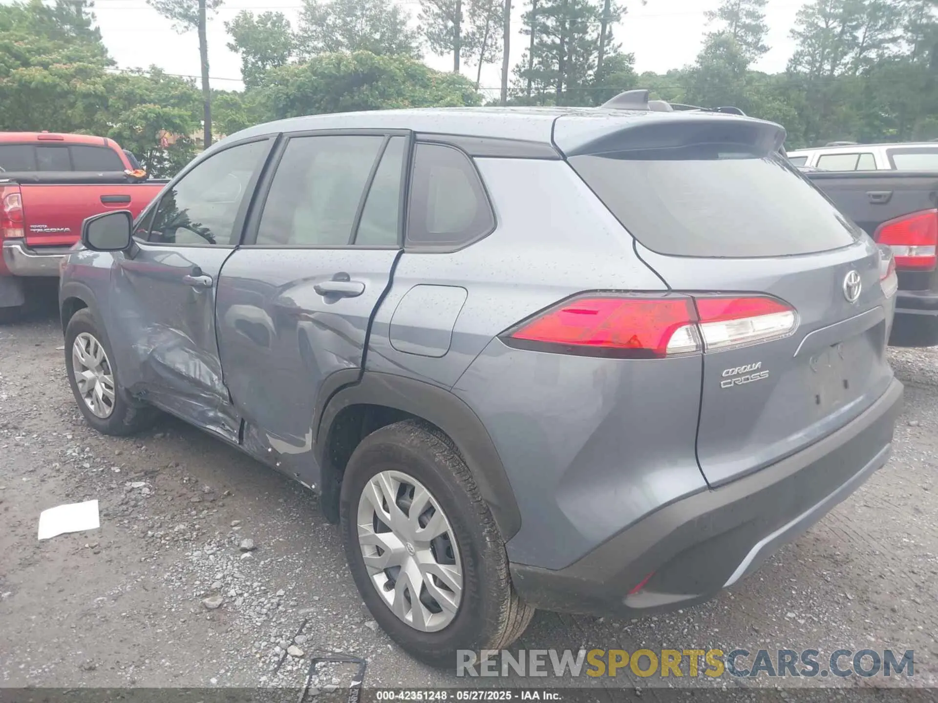 14 fotografías del automóvil dañado 7MUAAAAGXSV126472 TOYOTA COROLLA CROSS 2025