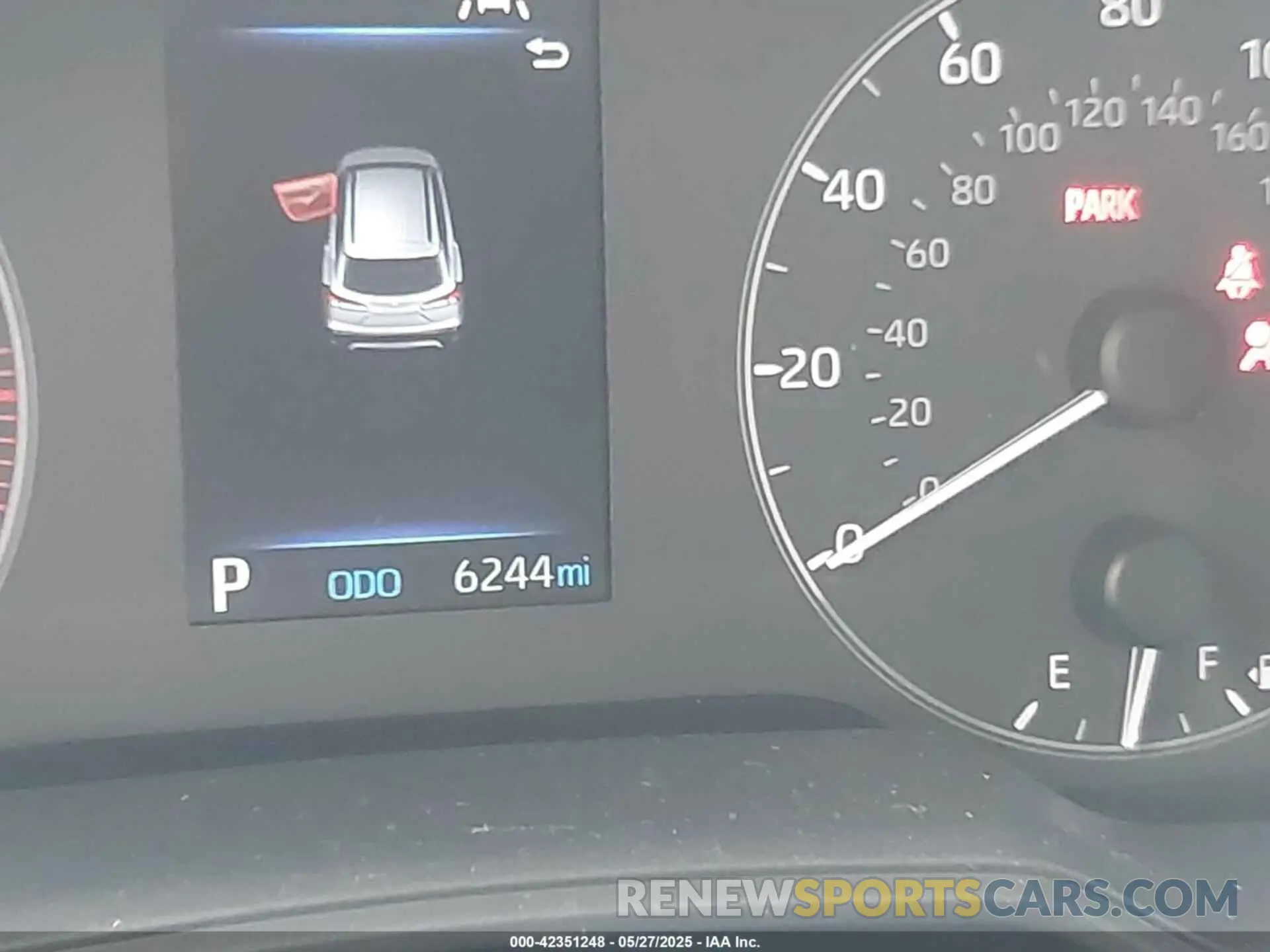 15 fotografías del automóvil dañado 7MUAAAAGXSV126472 TOYOTA COROLLA CROSS 2025