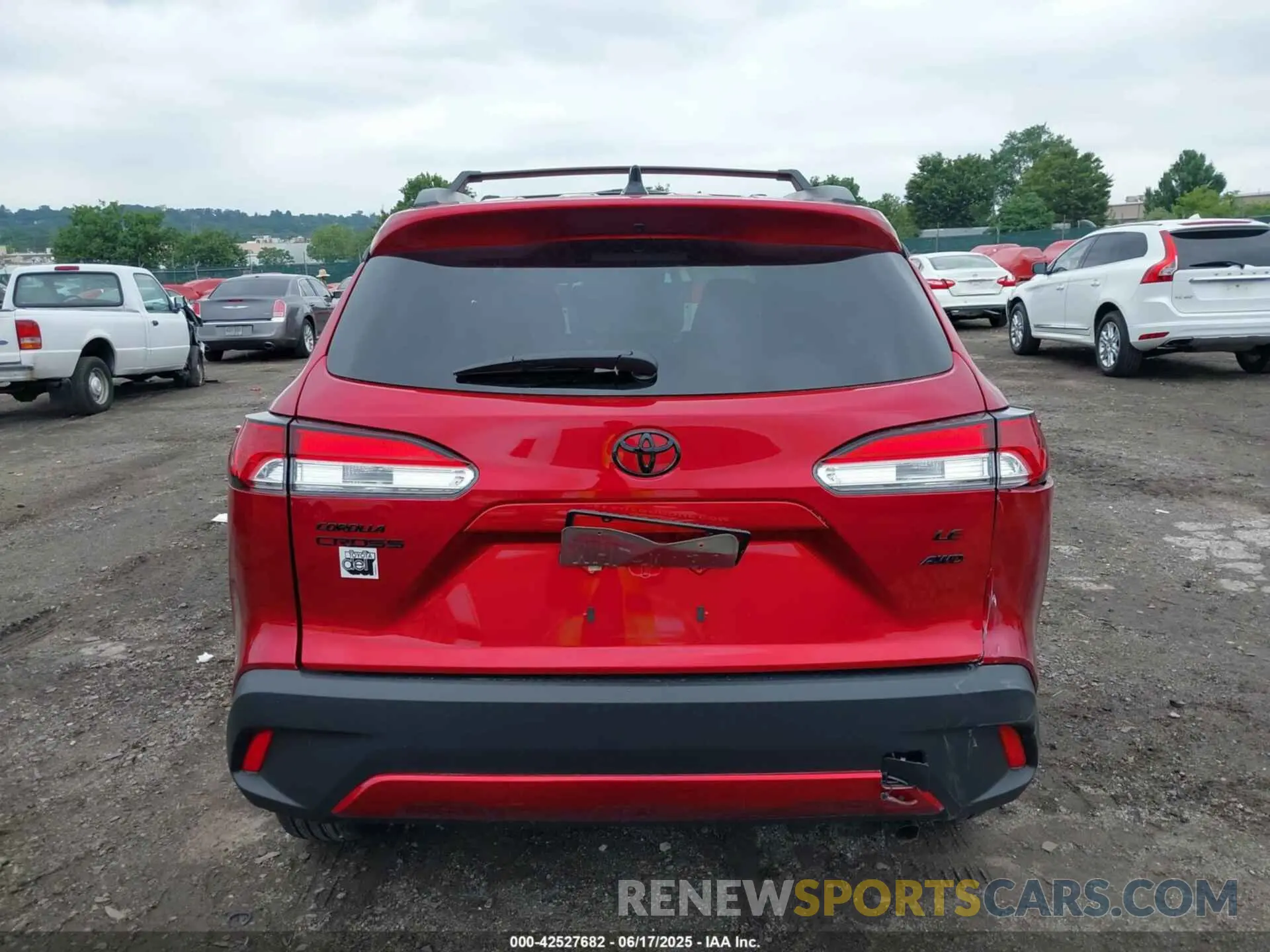 15 fotografías del automóvil dañado 7MUBAABG3SV125179 TOYOTA COROLLA CROSS 2025