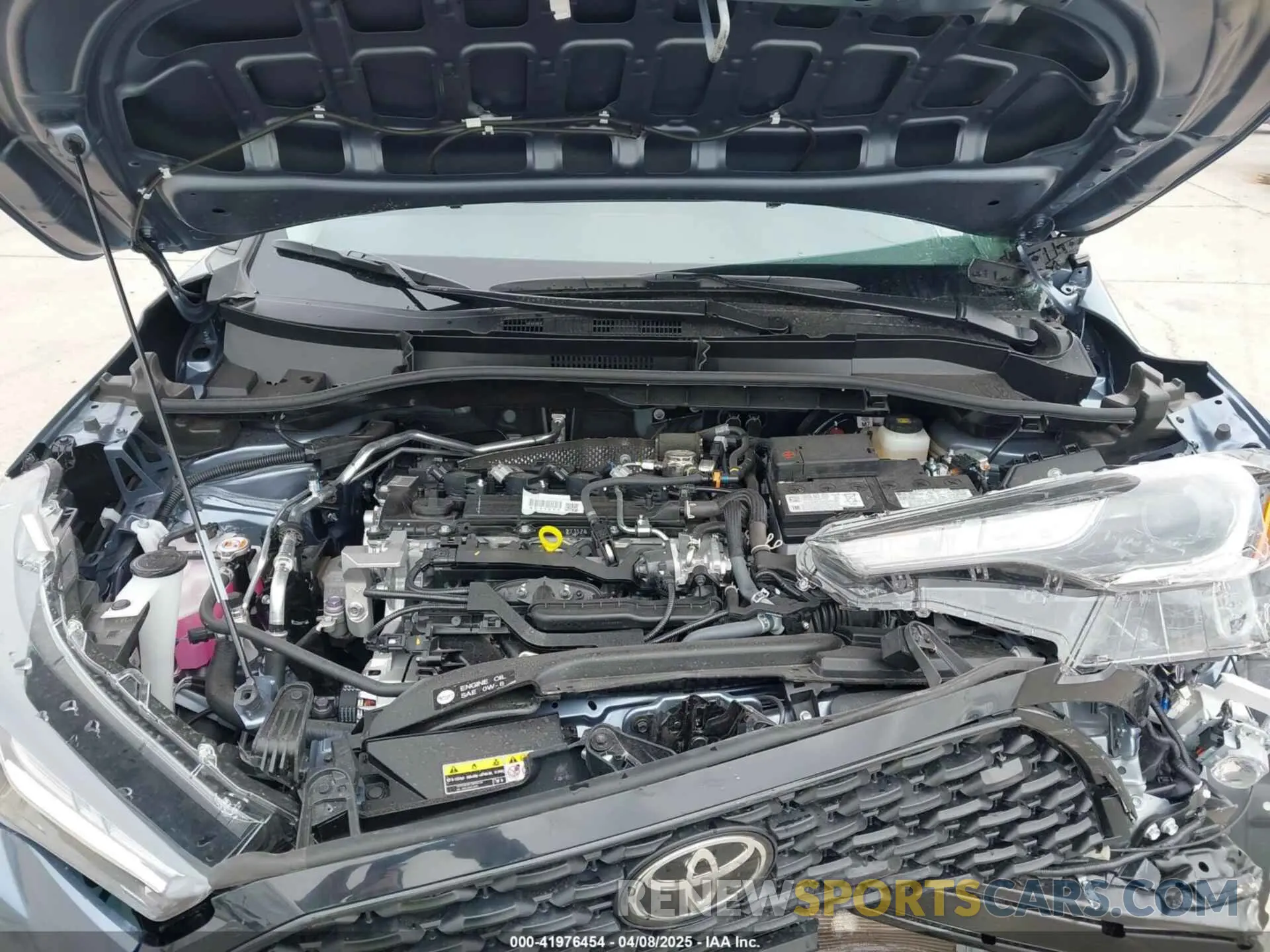 10 fotografías del automóvil dañado 7MUCAAAG9SV129579 TOYOTA COROLLA CROSS 2025