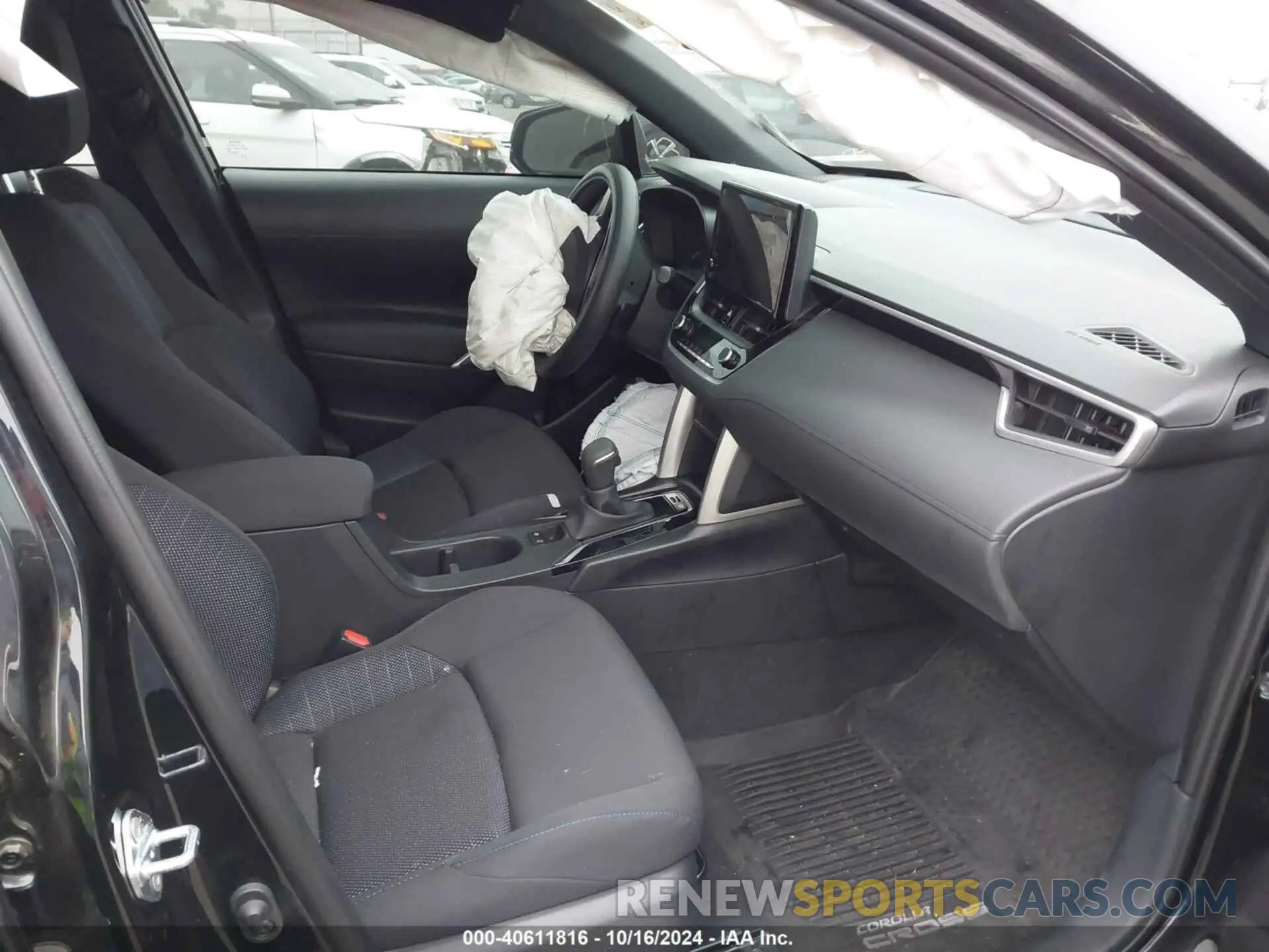5 fotografías del automóvil dañado 7MUFBABG0PV016670 TOYOTA COROLLA CROSS HYBRID 2023