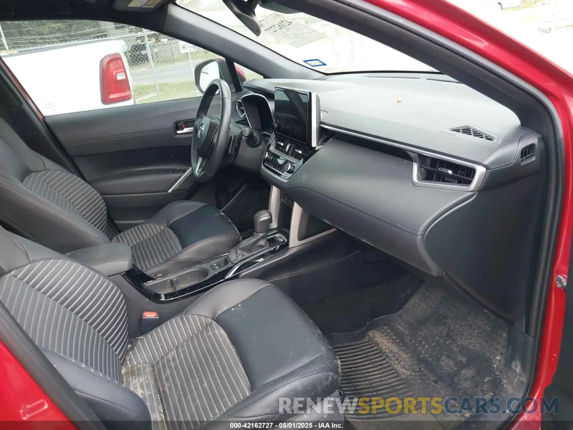 5 fotografías del automóvil dañado 7MUFBABG1PV005094 TOYOTA COROLLA CROSS HYBRID 2023