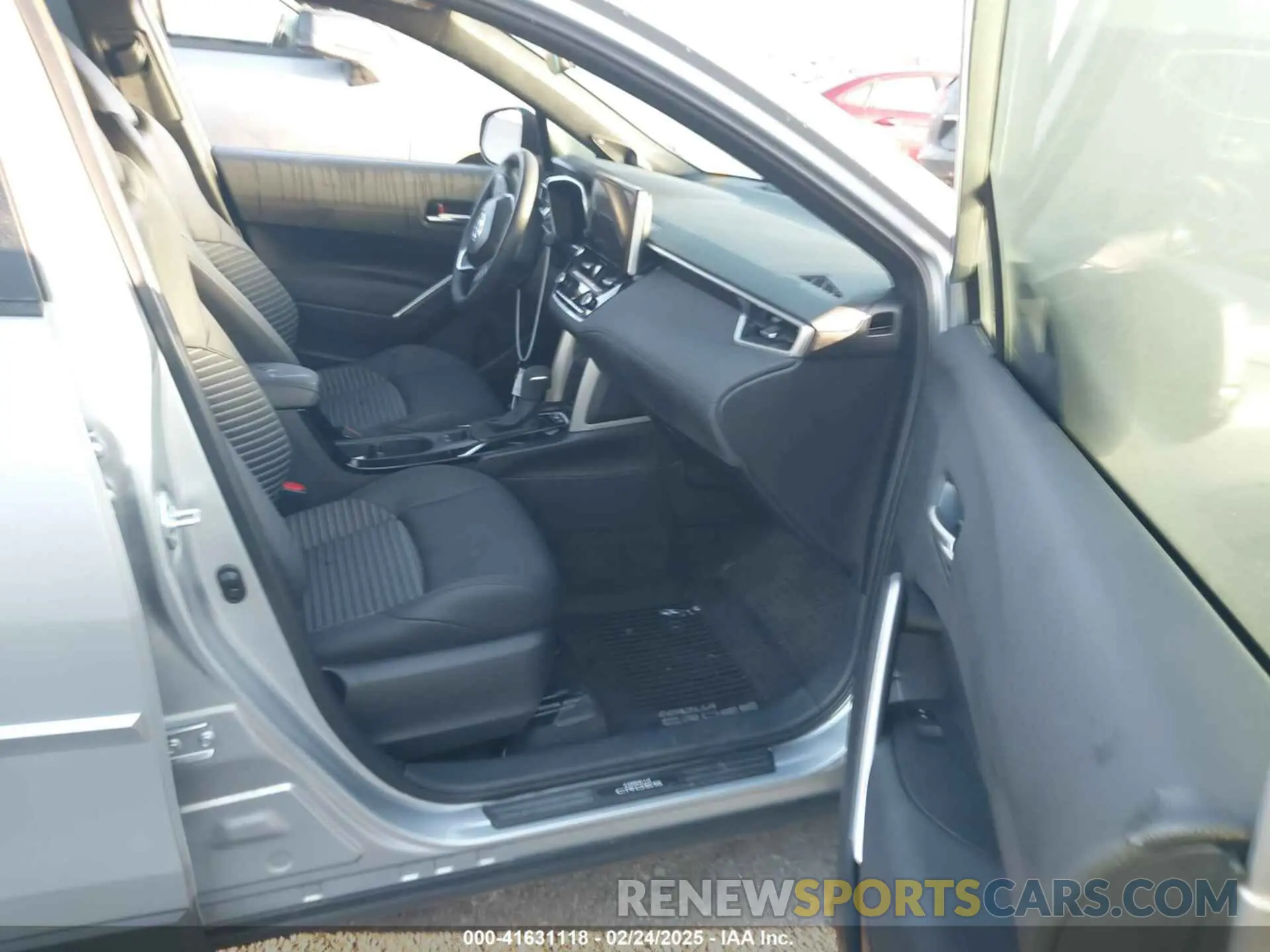 5 fotografías del automóvil dañado 7MUFBABG3RV042764 TOYOTA COROLLA CROSS HYBRID 2024