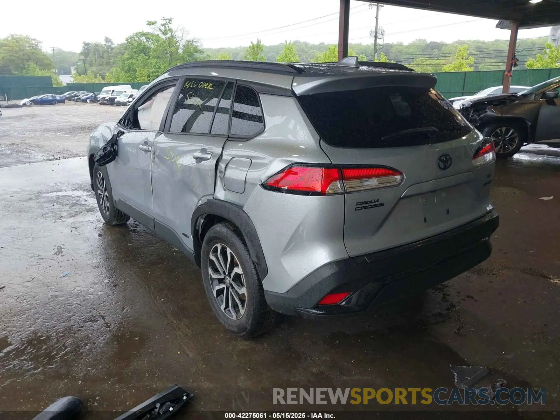 3 fotografías del automóvil dañado 7MUFBABG8RV062363 TOYOTA COROLLA CROSS HYBRID 2024