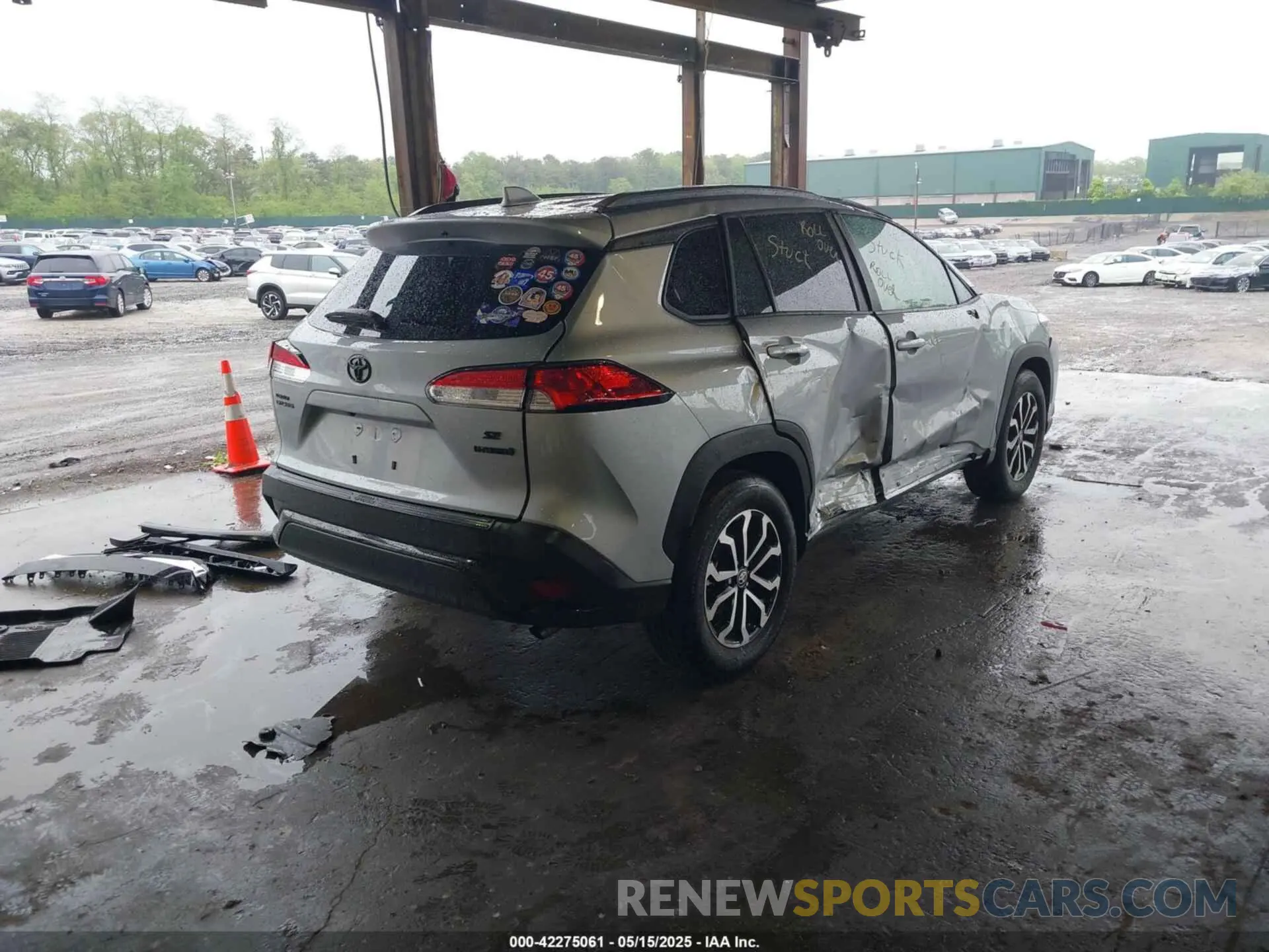 4 fotografías del automóvil dañado 7MUFBABG8RV062363 TOYOTA COROLLA CROSS HYBRID 2024