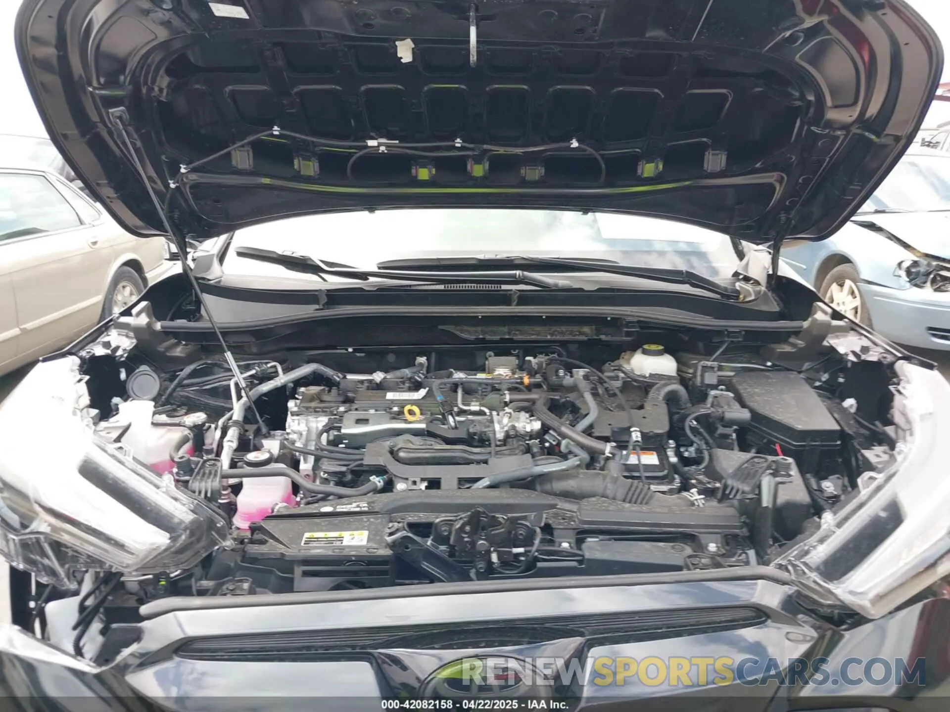 10 fotografías del automóvil dañado 7MUFBABG2SV069363 TOYOTA COROLLA CROSS HYBRID 2025