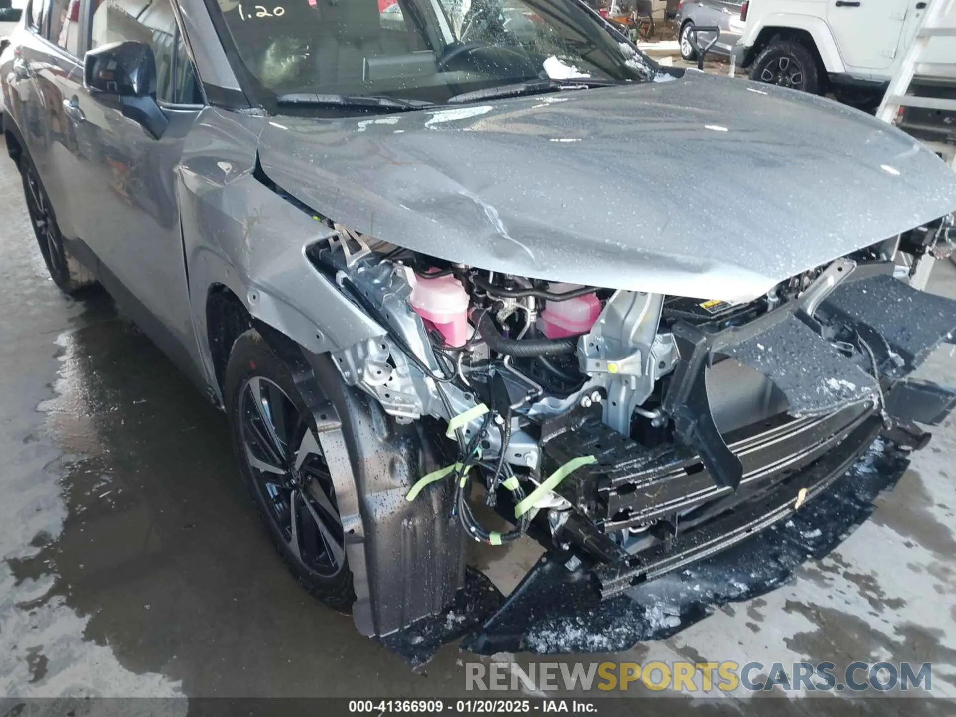 6 fotografías del automóvil dañado 7MUFBABG8SV064104 TOYOTA COROLLA CROSS HYBRID 2025