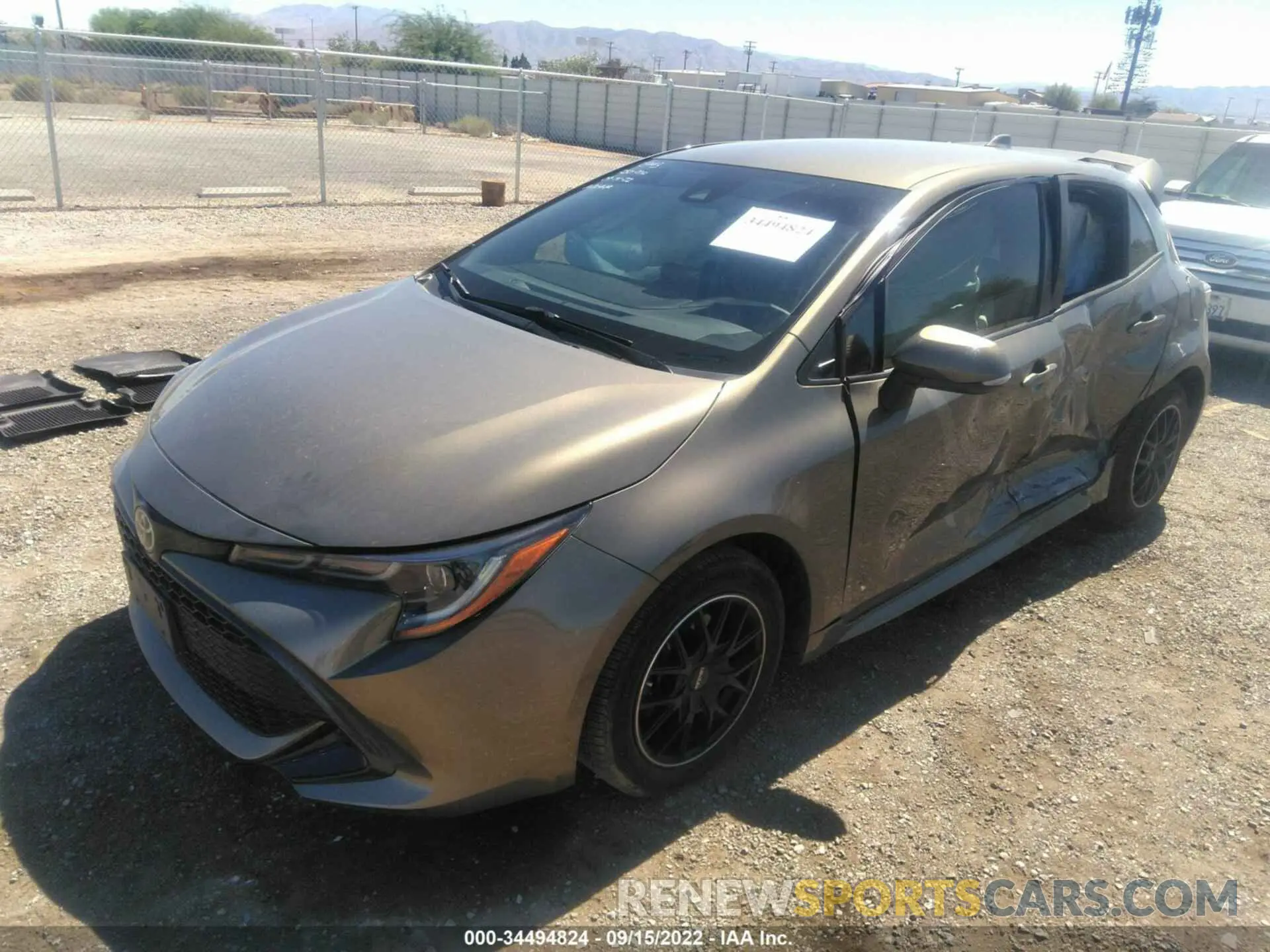 2 fotografías del automóvil dañado JTNK4RBE4K3048480 TOYOTA COROLLA HATCHBACK 2019