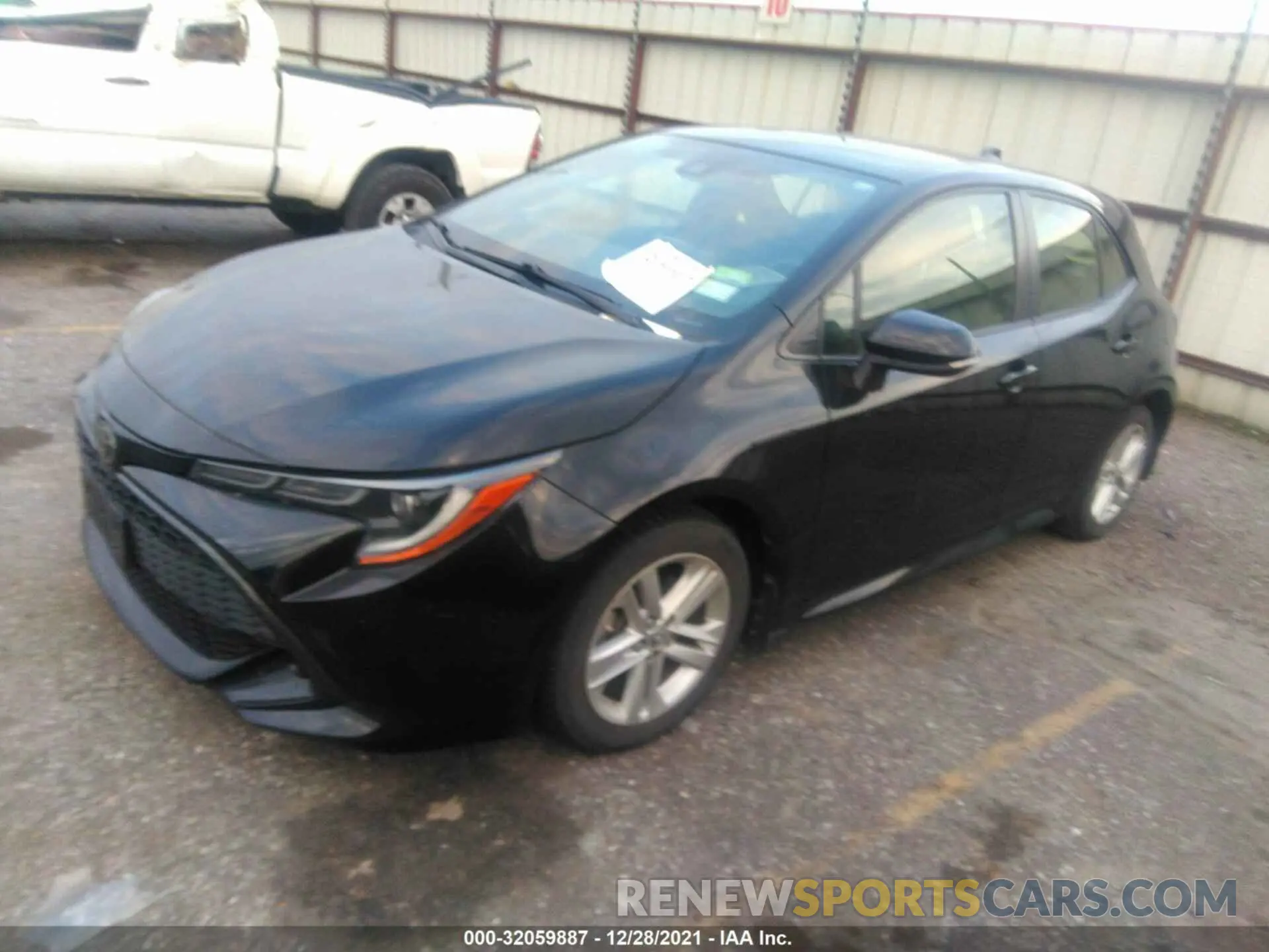 2 fotografías del automóvil dañado JTNK4RBE5K3044213 TOYOTA COROLLA HATCHBACK 2019