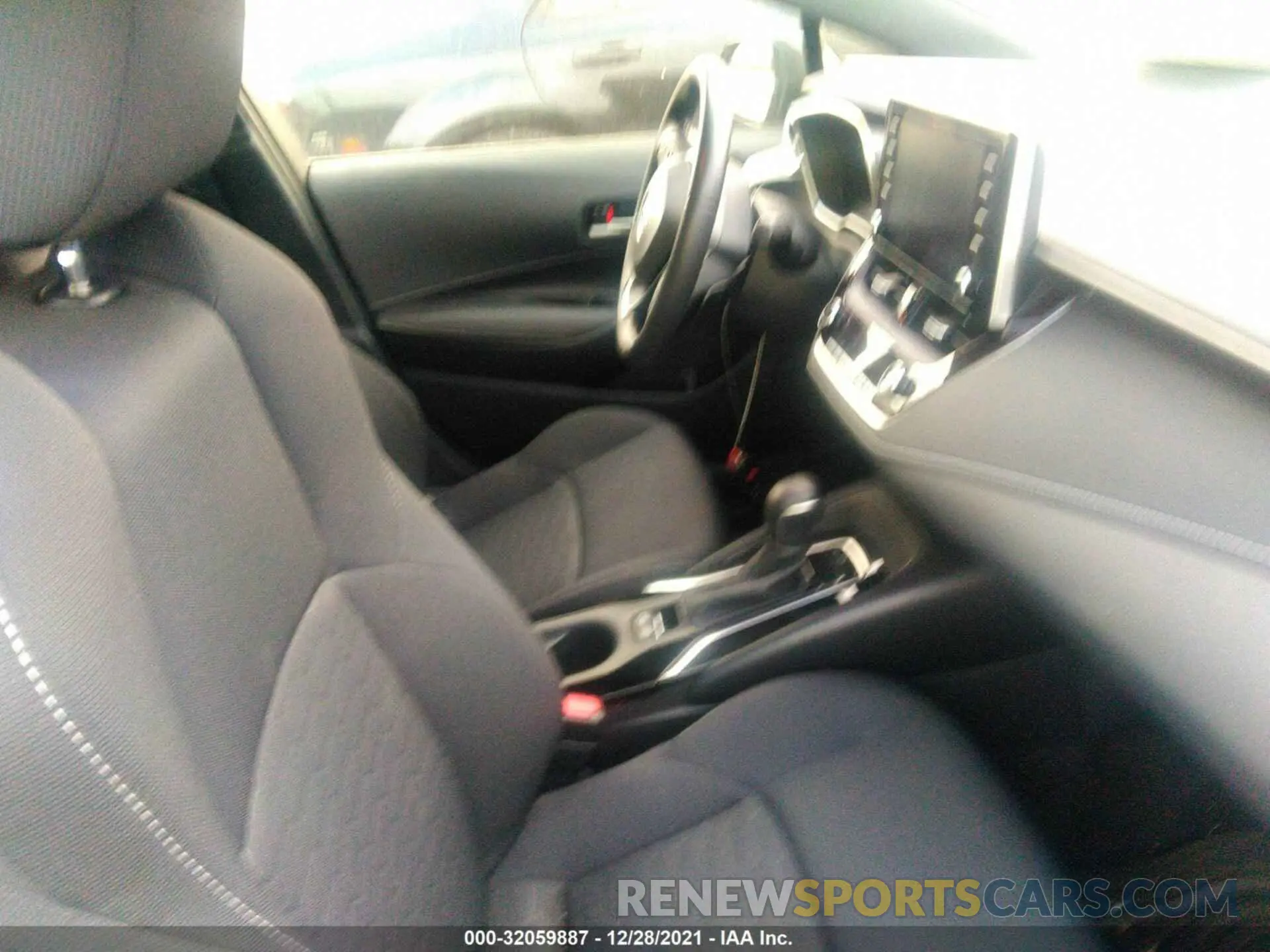 5 fotografías del automóvil dañado JTNK4RBE5K3044213 TOYOTA COROLLA HATCHBACK 2019