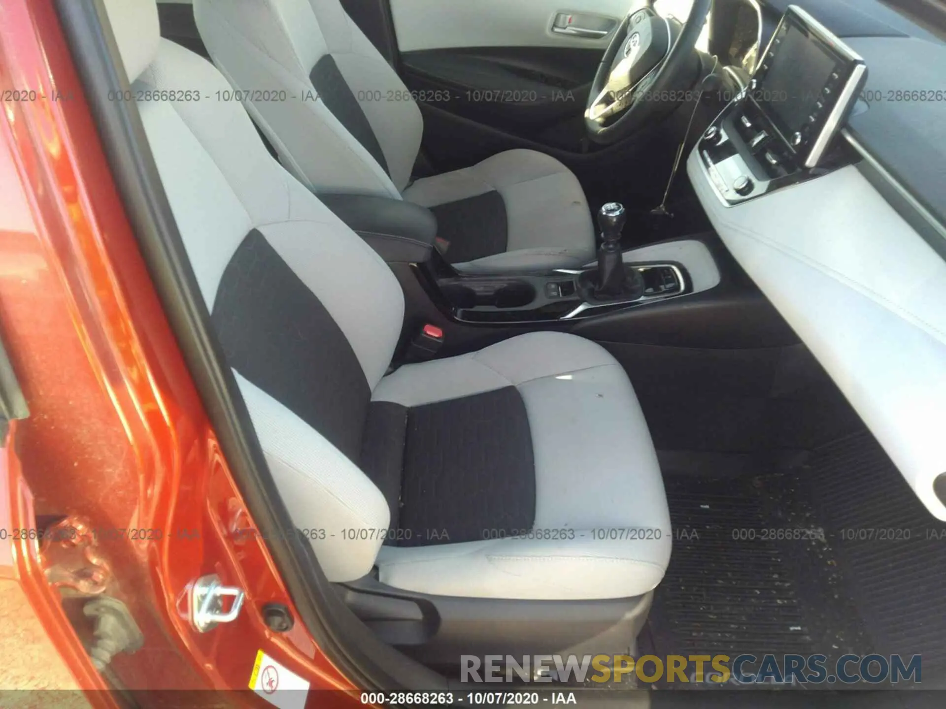 5 fotografías del automóvil dañado JTNK4RBE6K3019403 TOYOTA COROLLA HATCHBACK 2019