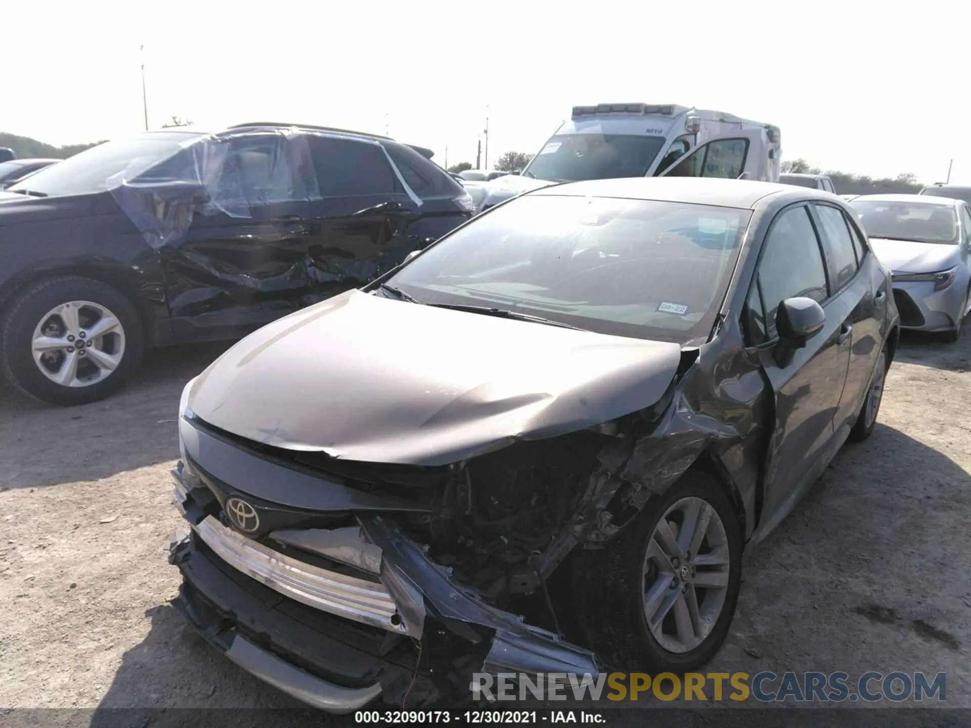 2 fotografías del automóvil dañado JTNK4RBE7K3012010 TOYOTA COROLLA HATCHBACK 2019