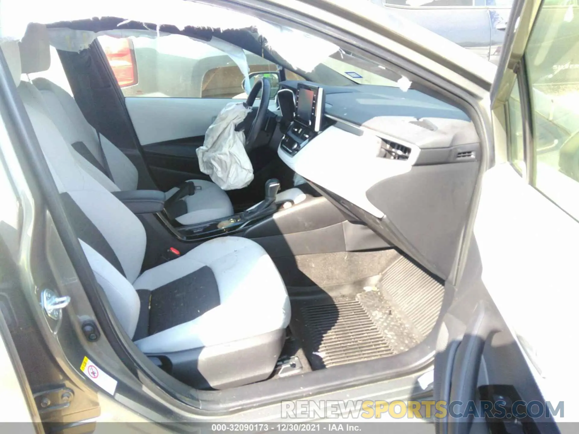 5 fotografías del automóvil dañado JTNK4RBE7K3012010 TOYOTA COROLLA HATCHBACK 2019