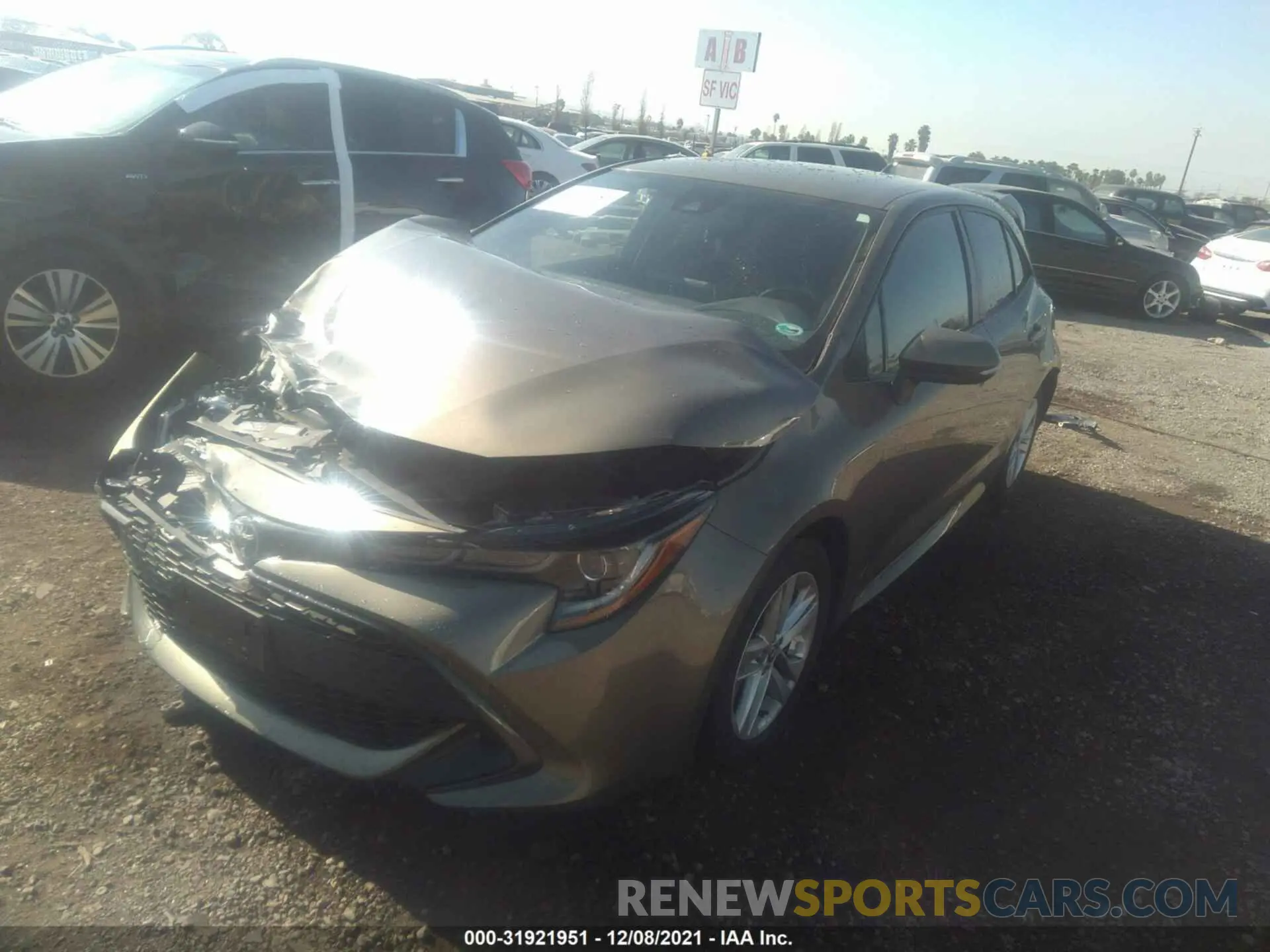2 fotografías del automóvil dañado JTNK4RBE8K3029222 TOYOTA COROLLA HATCHBACK 2019