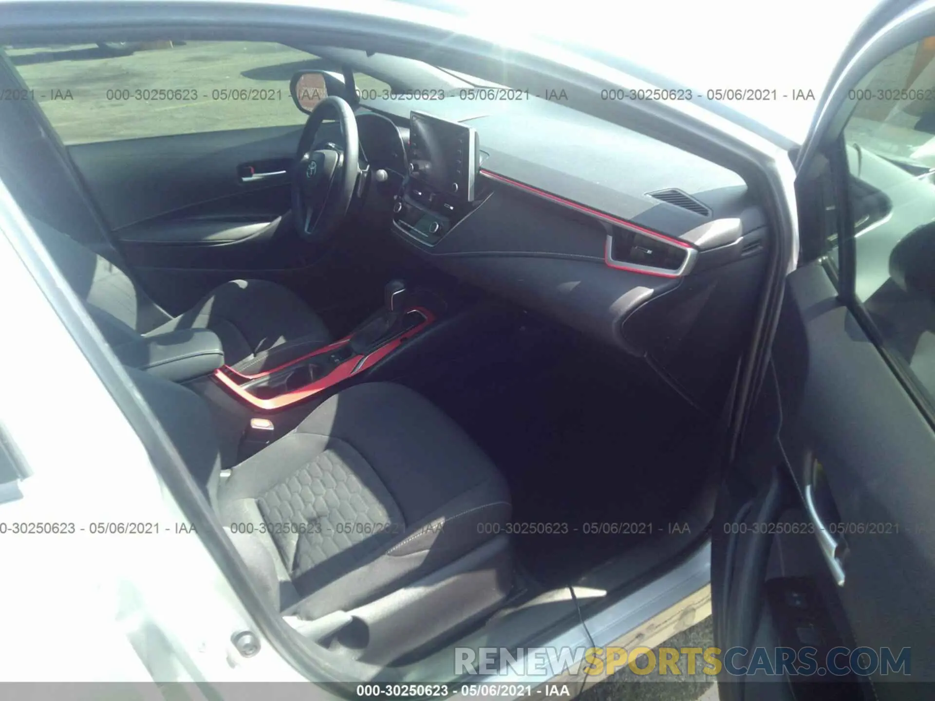 5 fotografías del automóvil dañado JTNK4RBE8K3063919 TOYOTA COROLLA HATCHBACK 2019