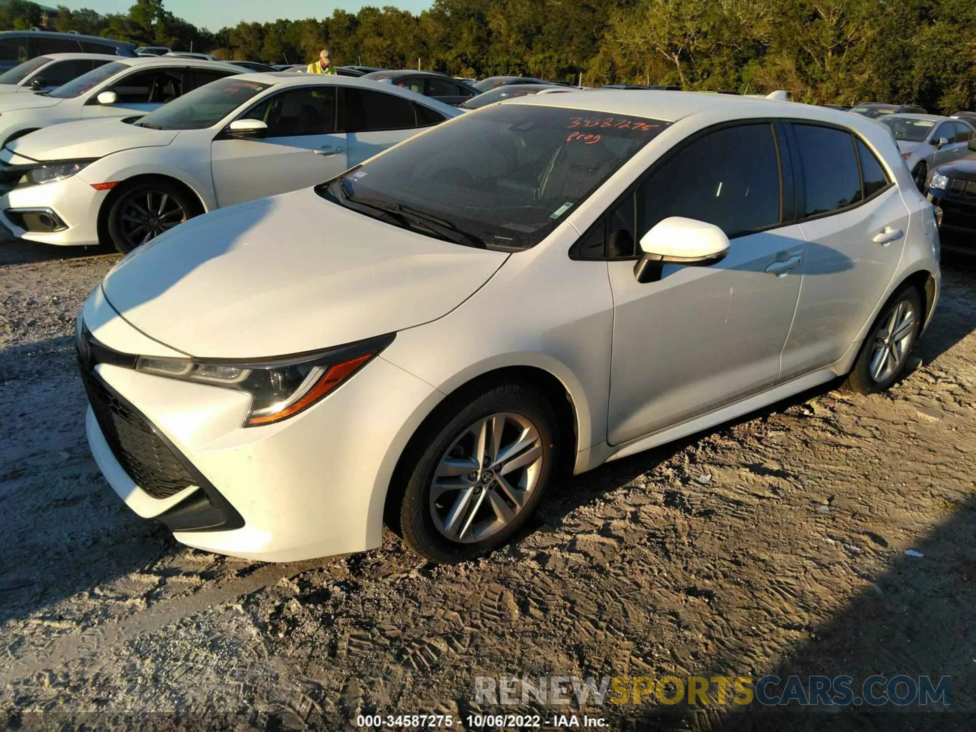2 fotografías del automóvil dañado JTNB4RBE5L3096412 TOYOTA COROLLA HATCHBACK 2020