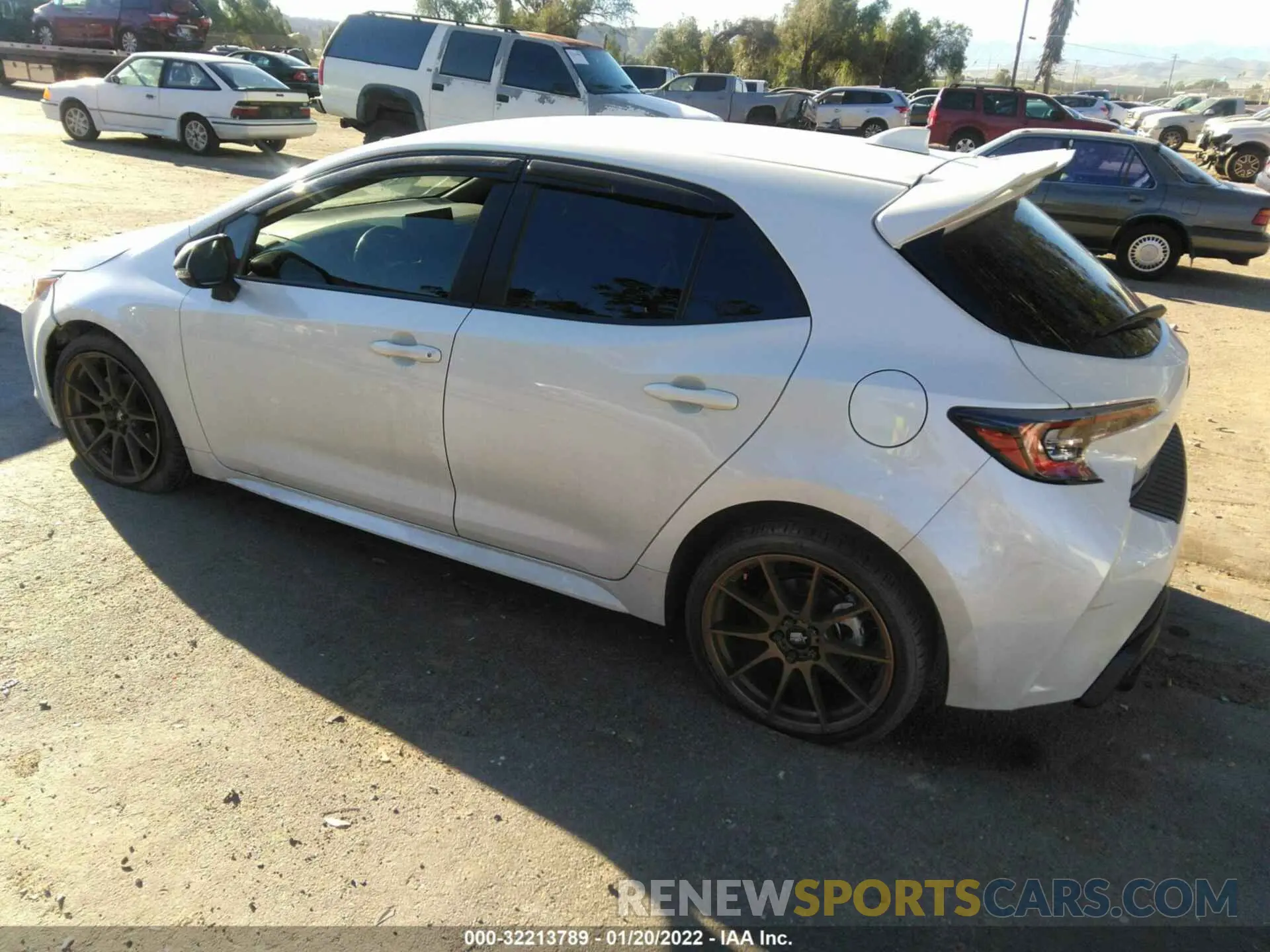 3 fotografías del automóvil dañado JTND4RBE0L3092406 TOYOTA COROLLA HATCHBACK 2020