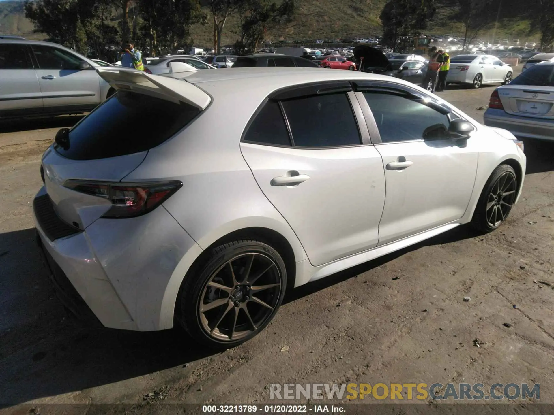 4 fotografías del automóvil dañado JTND4RBE0L3092406 TOYOTA COROLLA HATCHBACK 2020