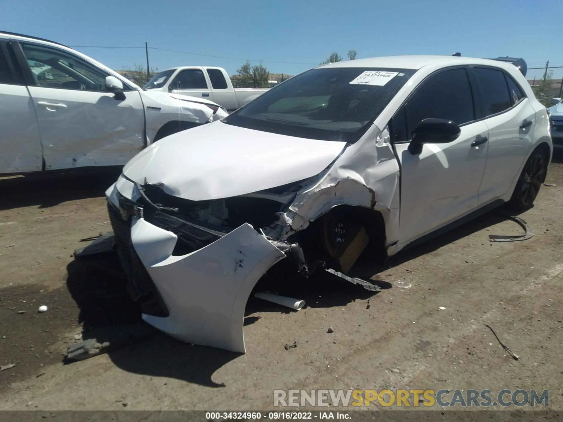 2 fotografías del automóvil dañado JTND4RBE4L3097530 TOYOTA COROLLA HATCHBACK 2020