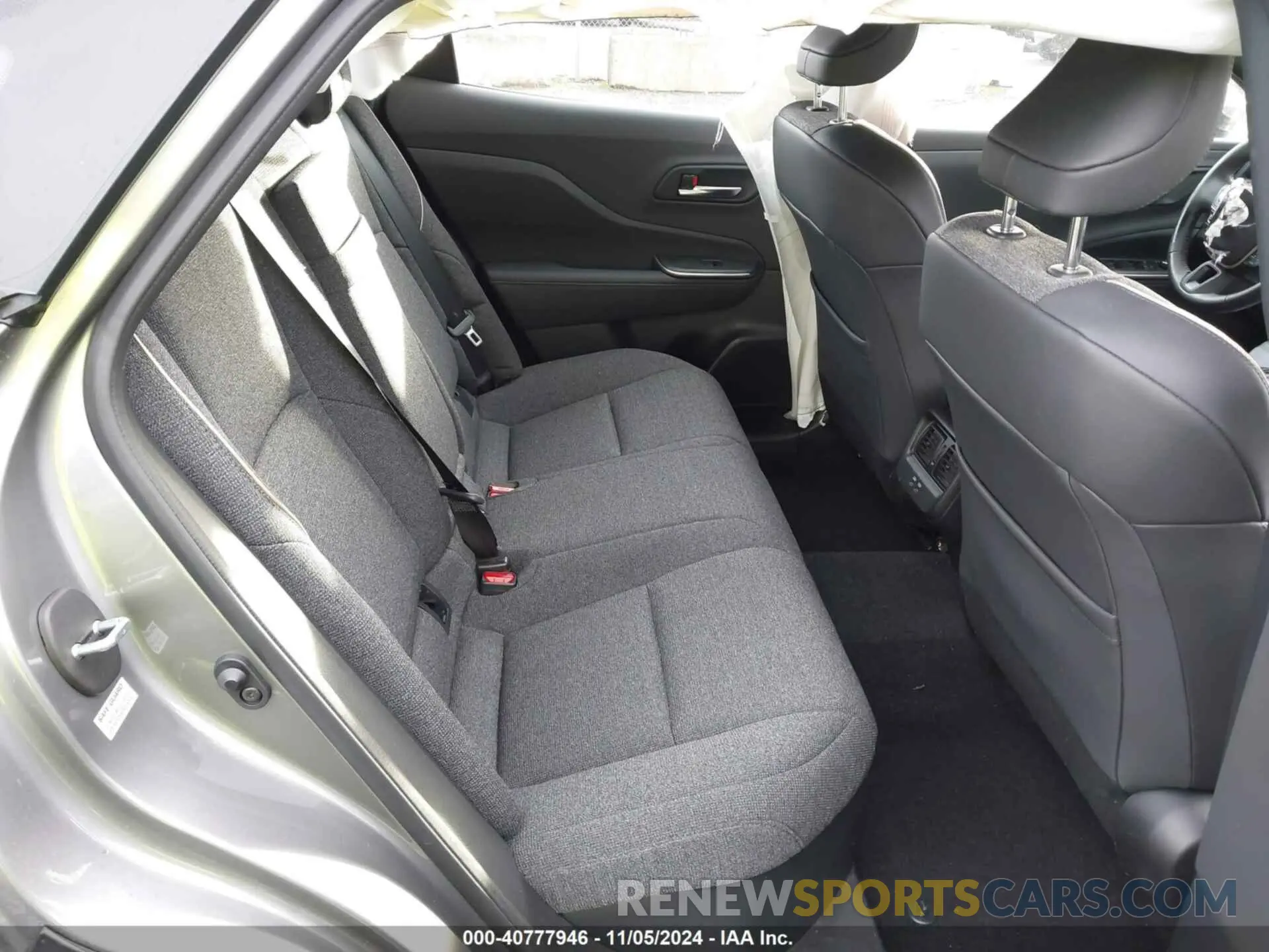 8 fotografías del automóvil dañado JTDAAAAF0P3000499 TOYOTA CROWN 2023