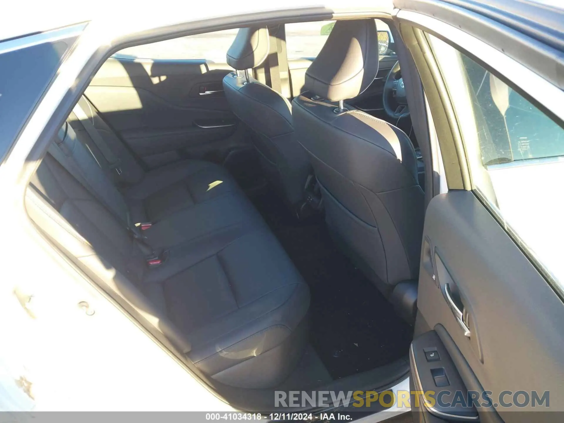 8 fotografías del automóvil dañado JTDAAAAF1P3012256 TOYOTA CROWN 2023