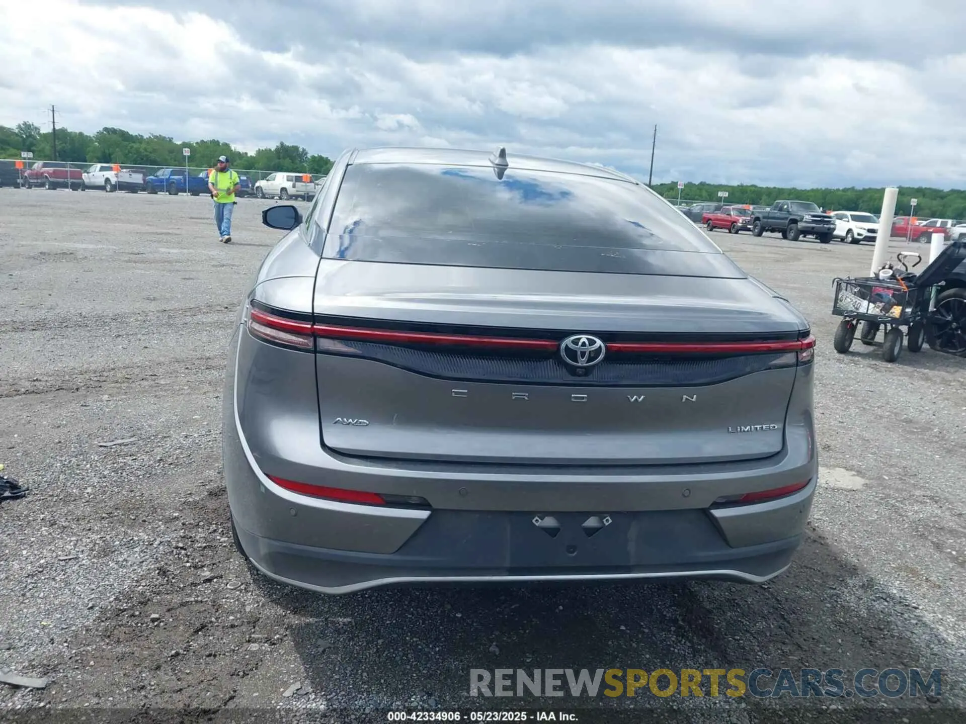 15 fotografías del automóvil dañado JTDAAAAFXP3003412 TOYOTA CROWN 2023